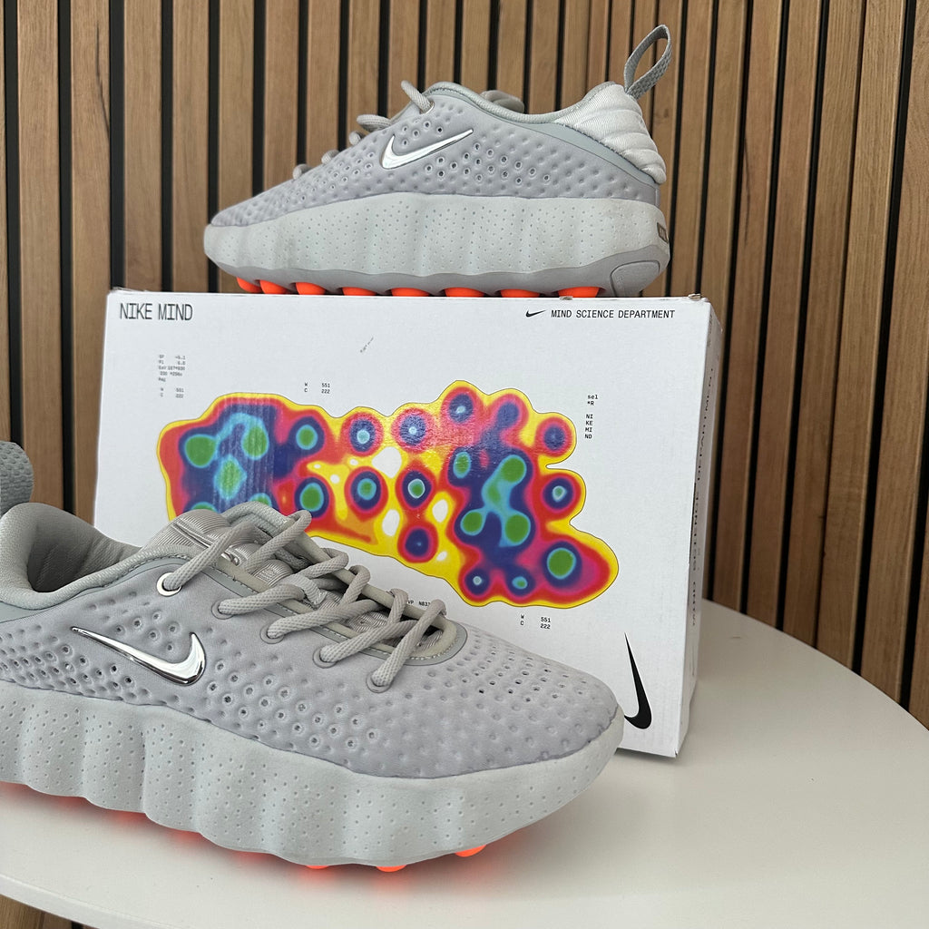NIKE MIND 002