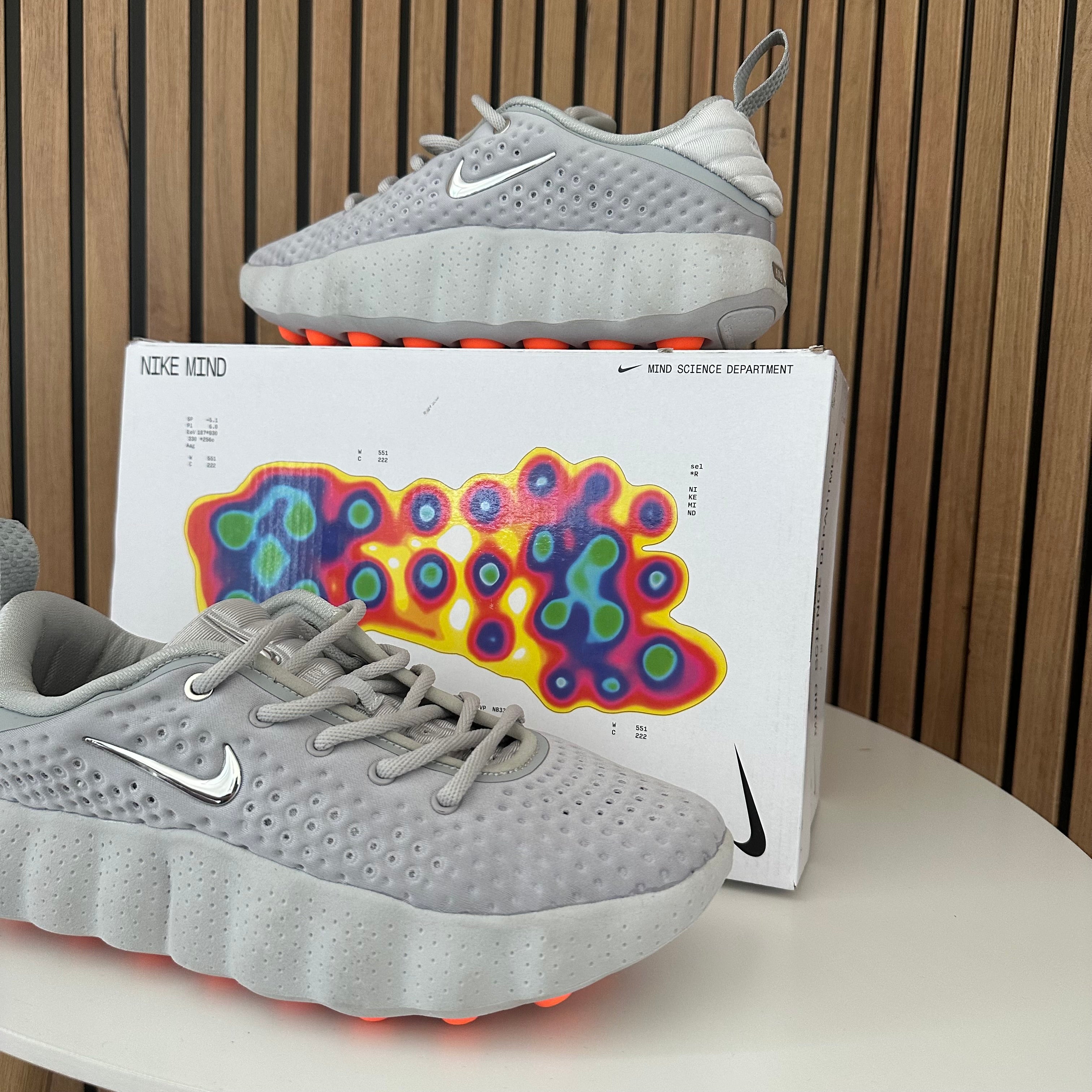 NIKE MIND 002