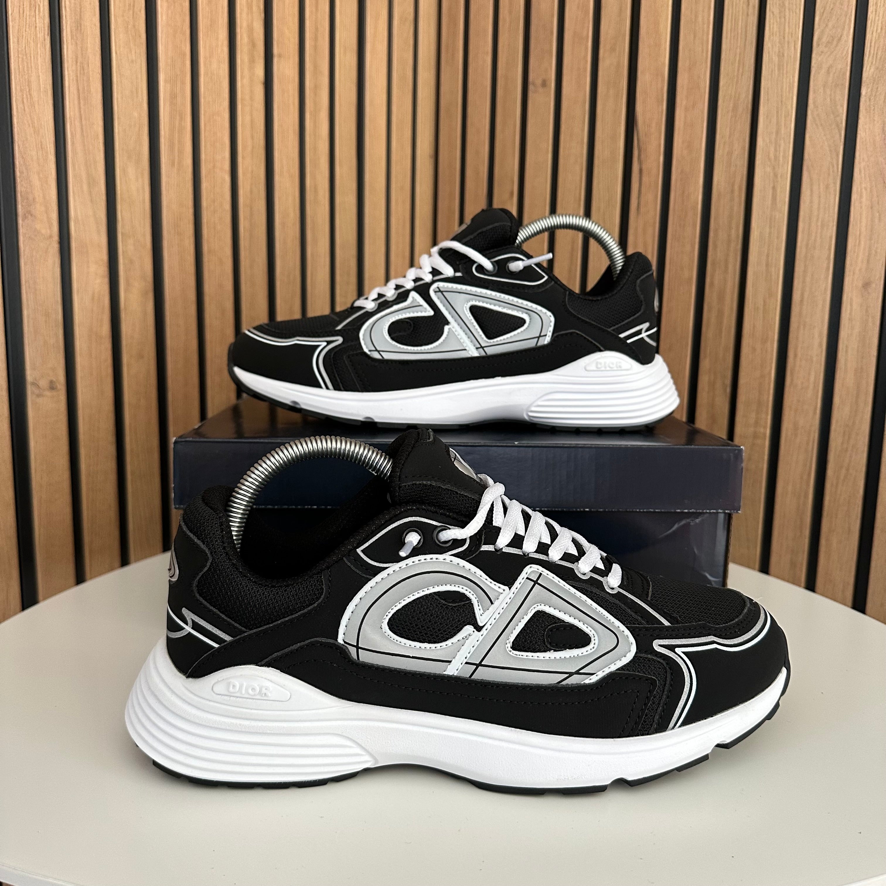 DIOR B30 BLACK & WHITE