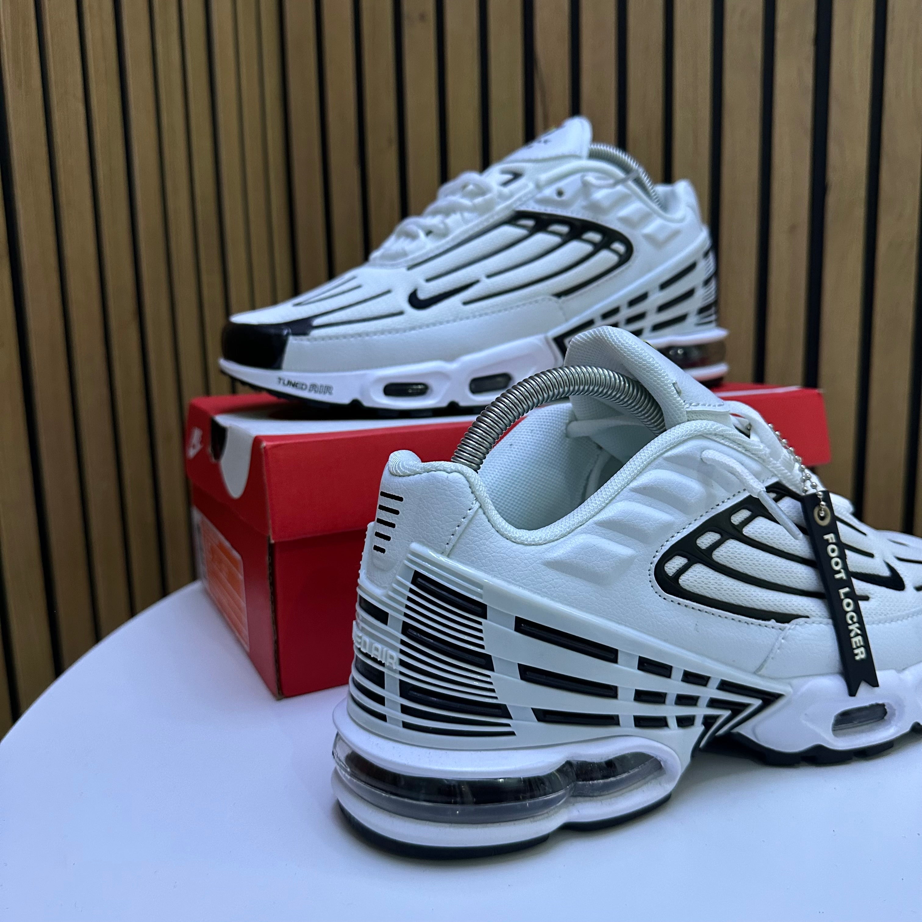 NIKE TUNED WHITE