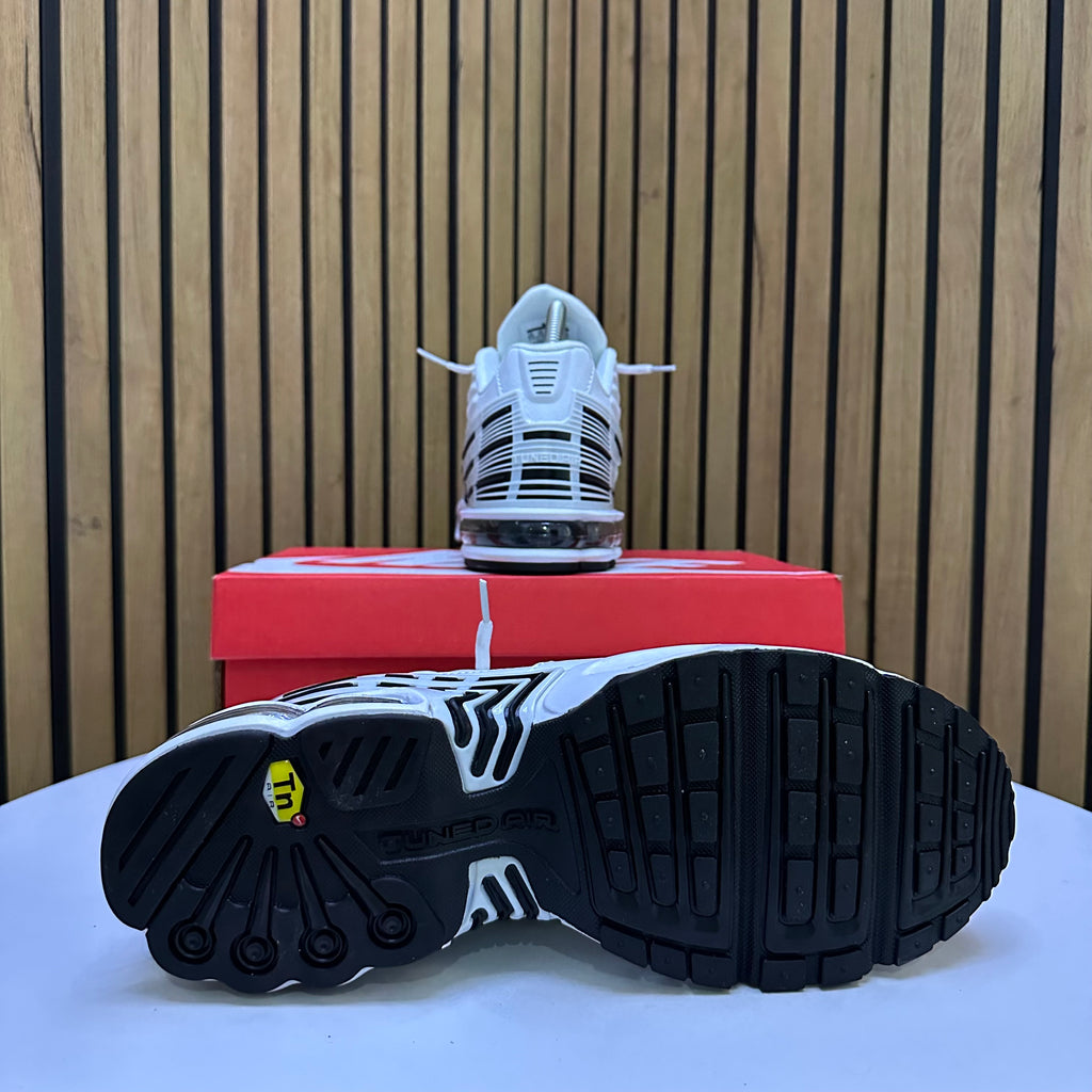 NIKE TUNED WHITE