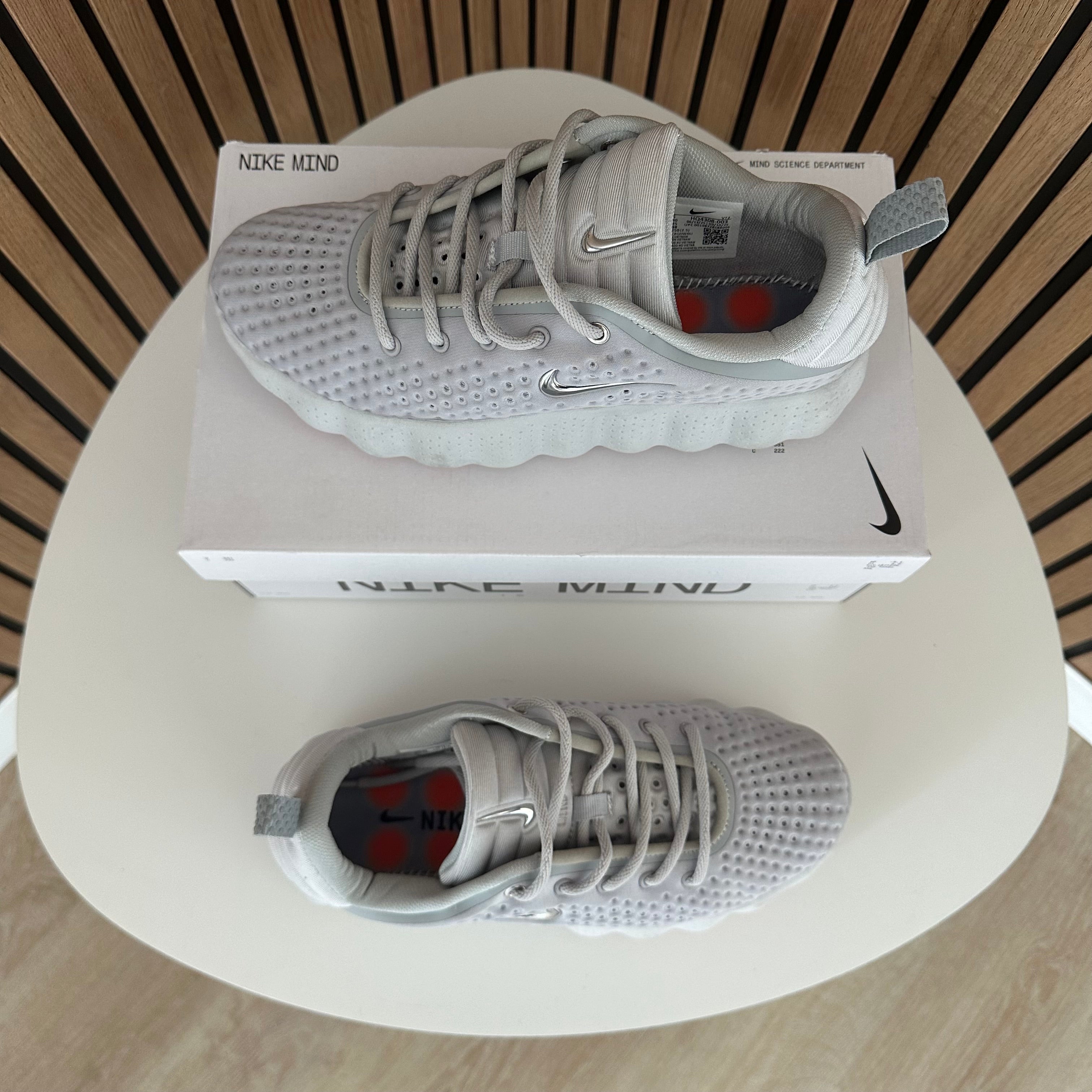 NIKE MIND 002