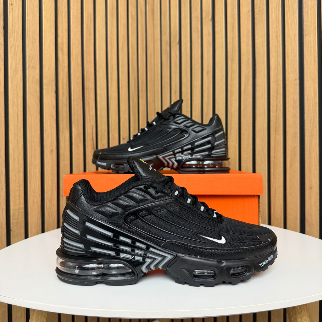 NIKE TUNED BLACK