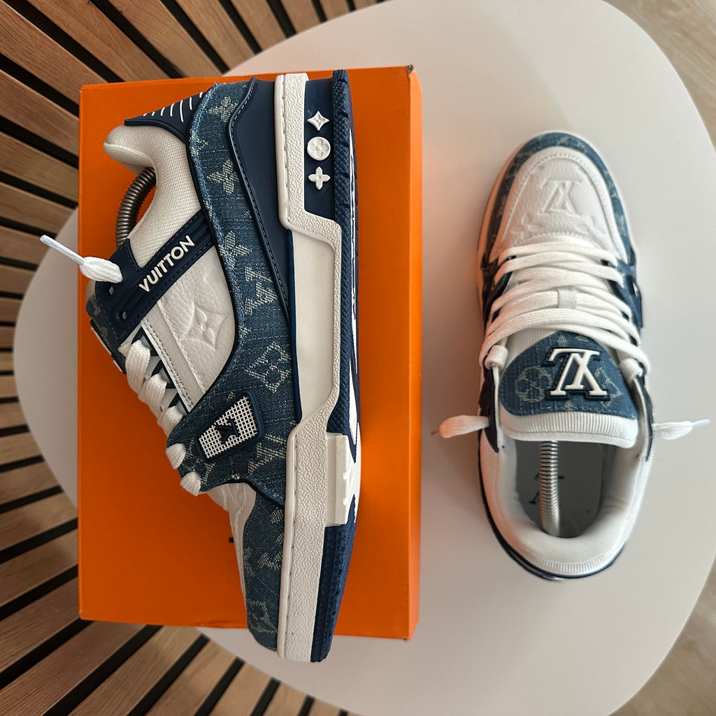 LV TRAINER BLUE & WHITE