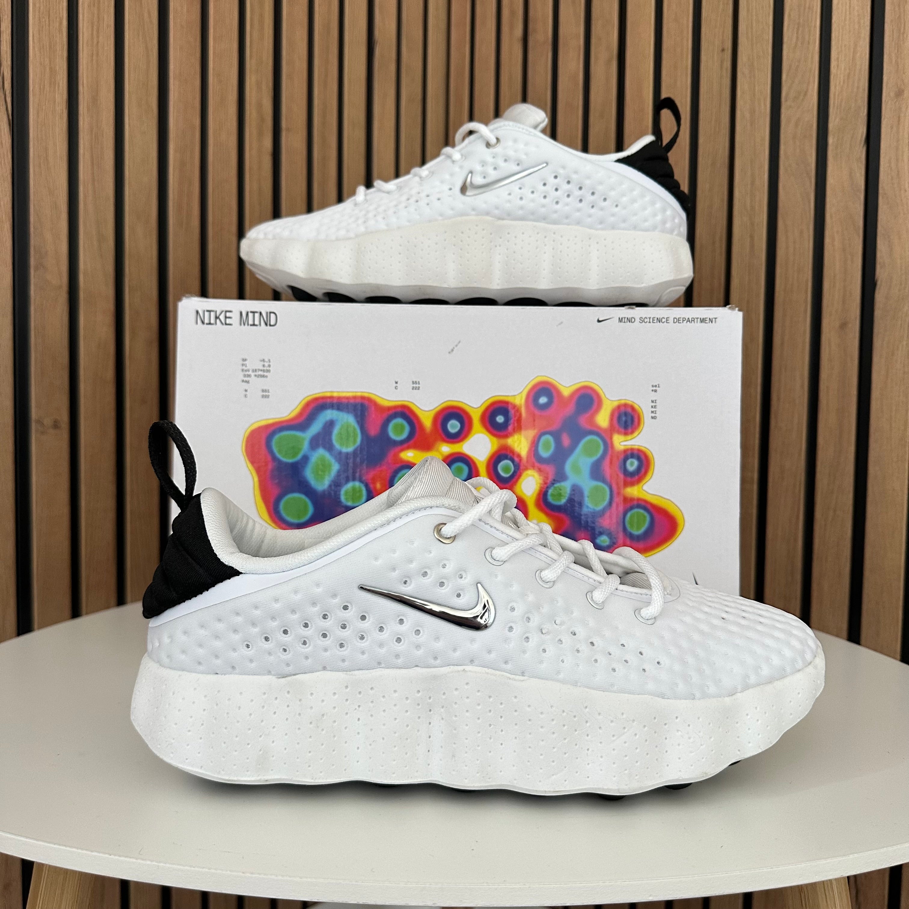 NIKE MIND 002