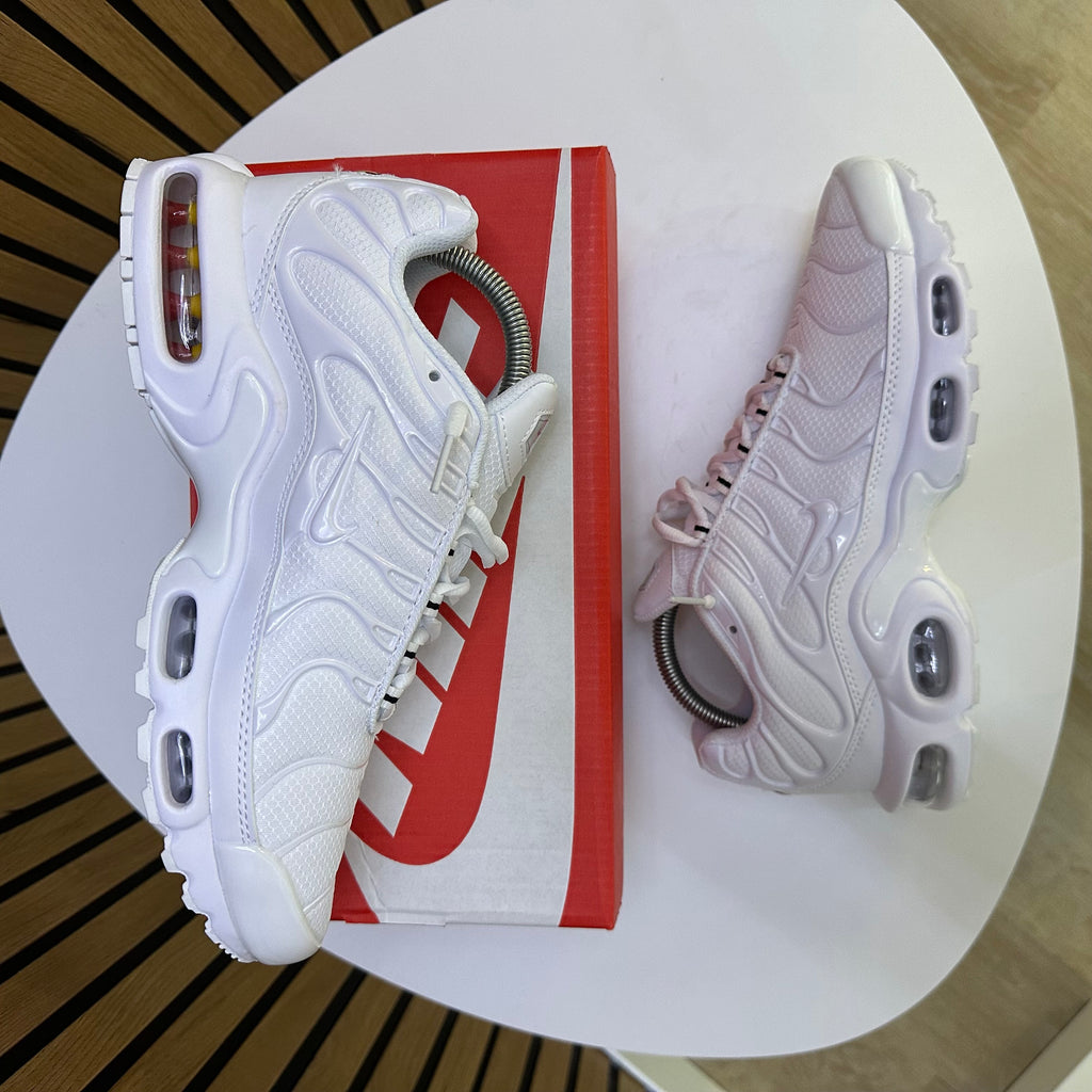 NIKE TN WHITE