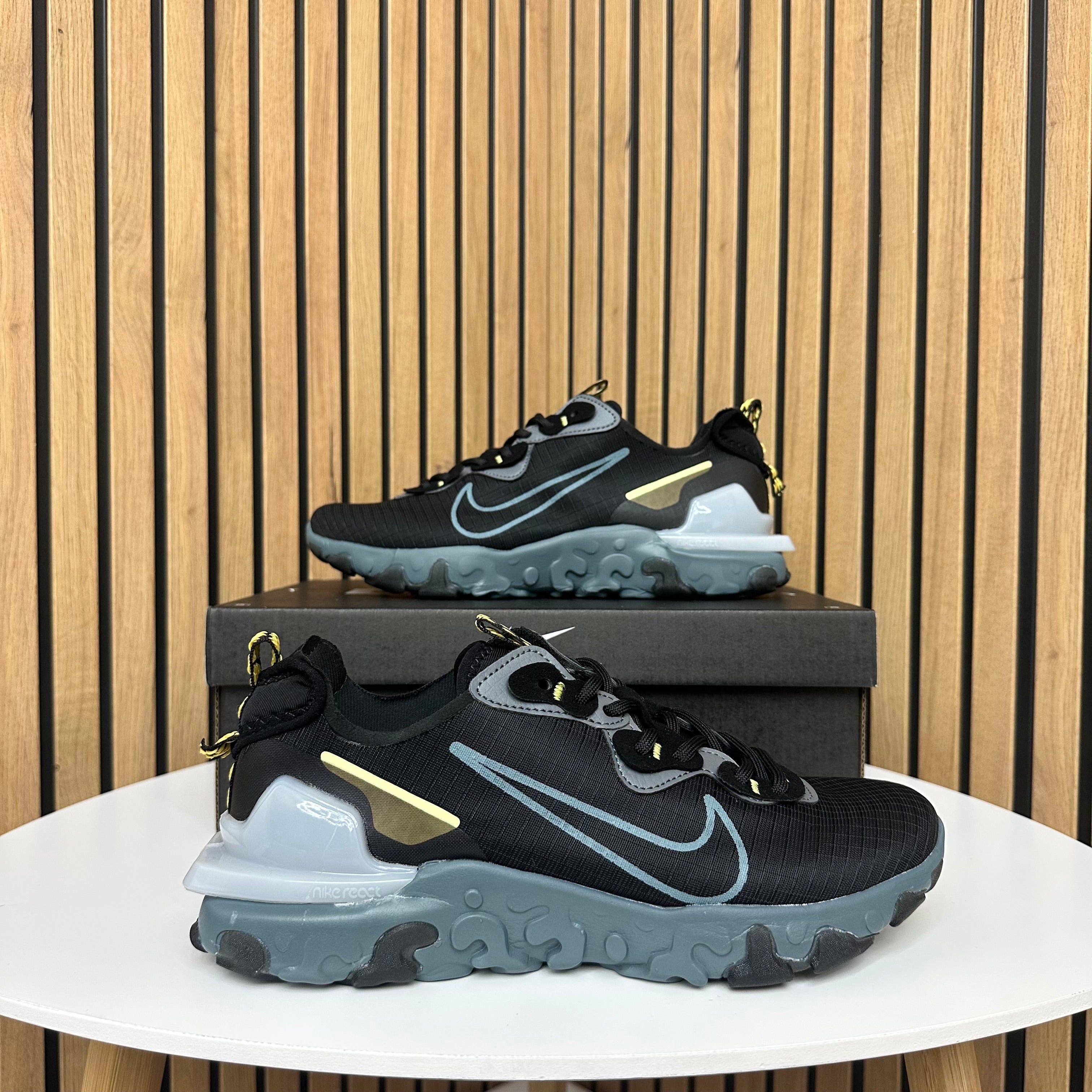 NIKE REACT VISION
