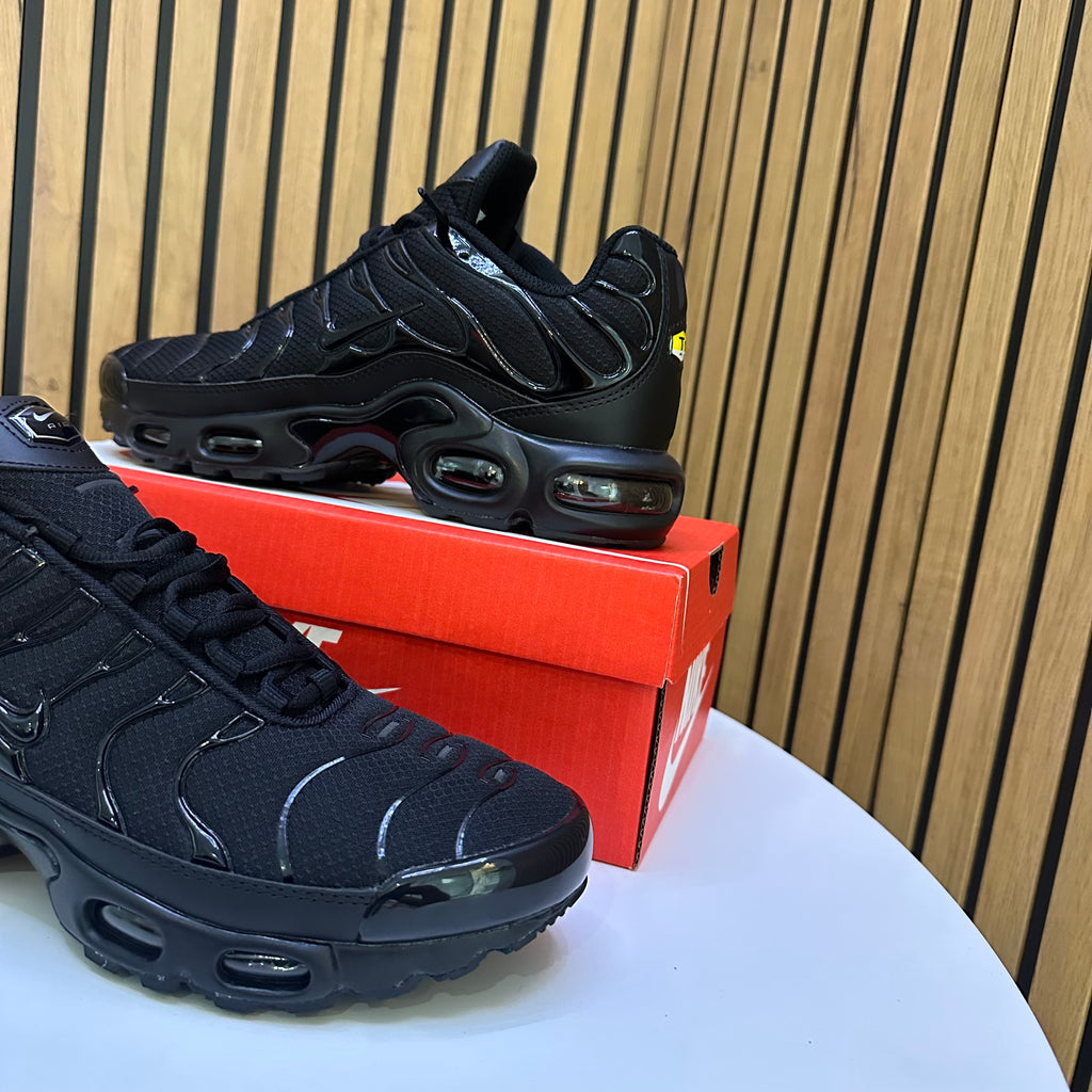 NIKE TN BLACK