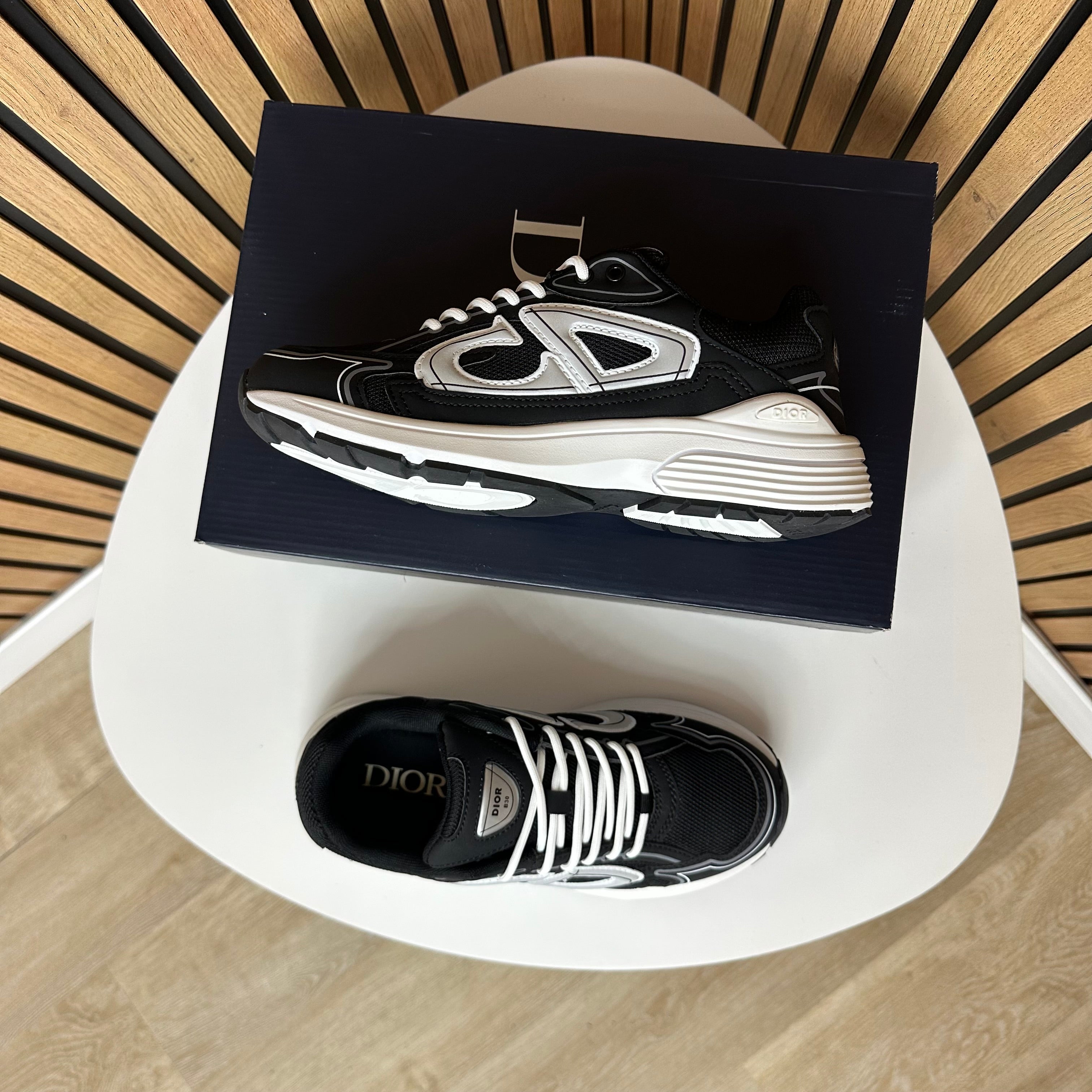 DIOR B30 BLACK & WHITE