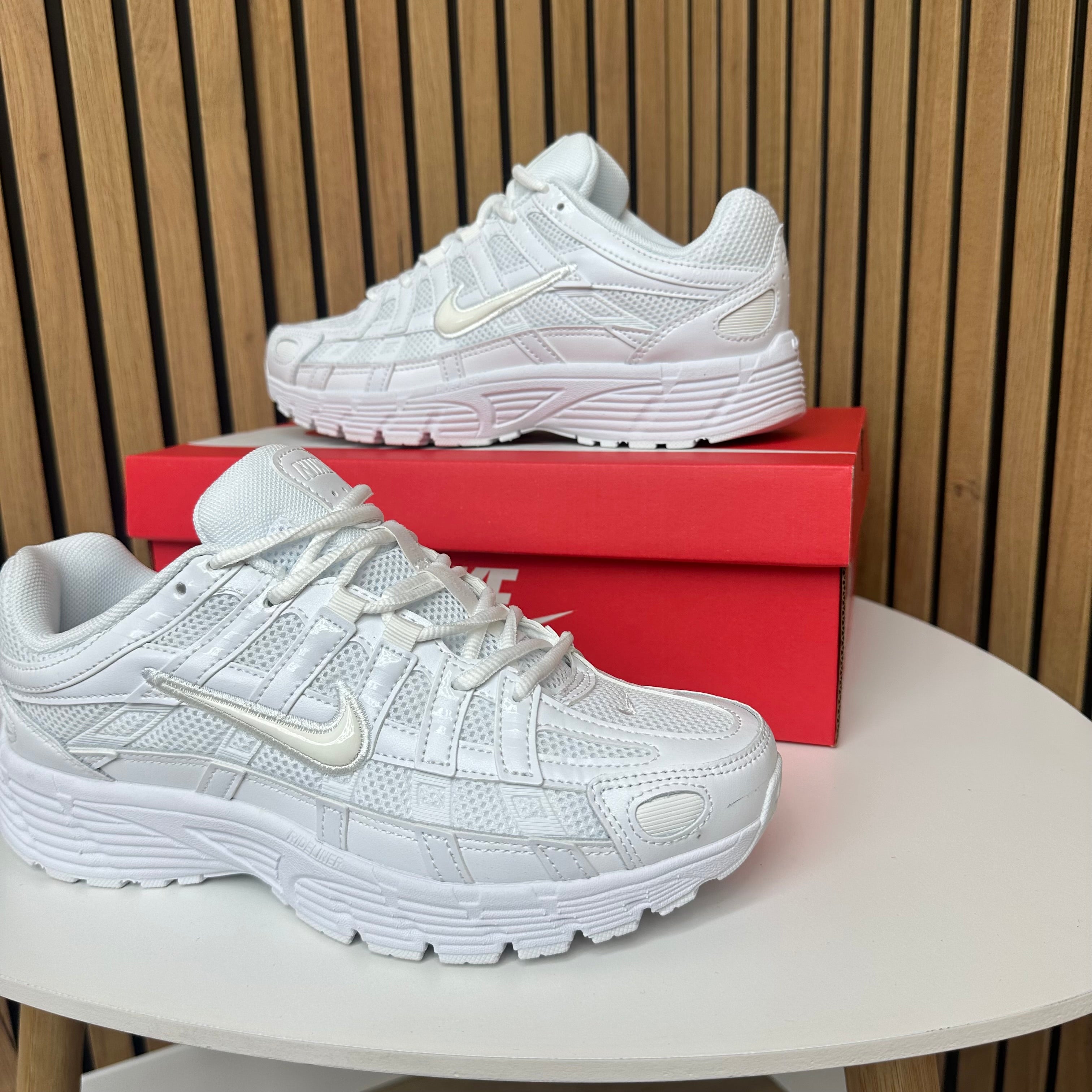 NIKE P6000