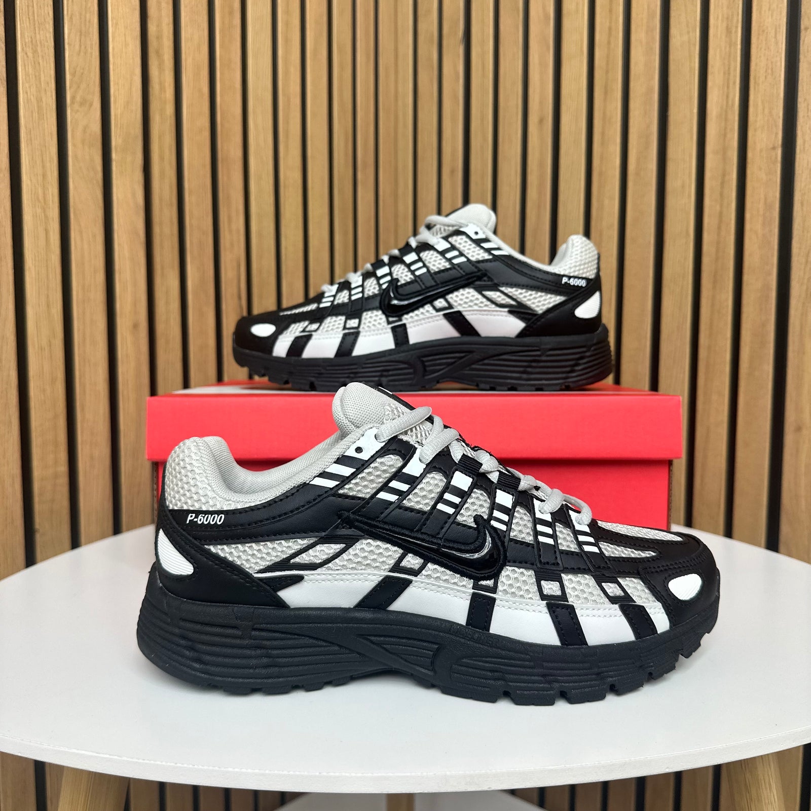 NIKE P6000
