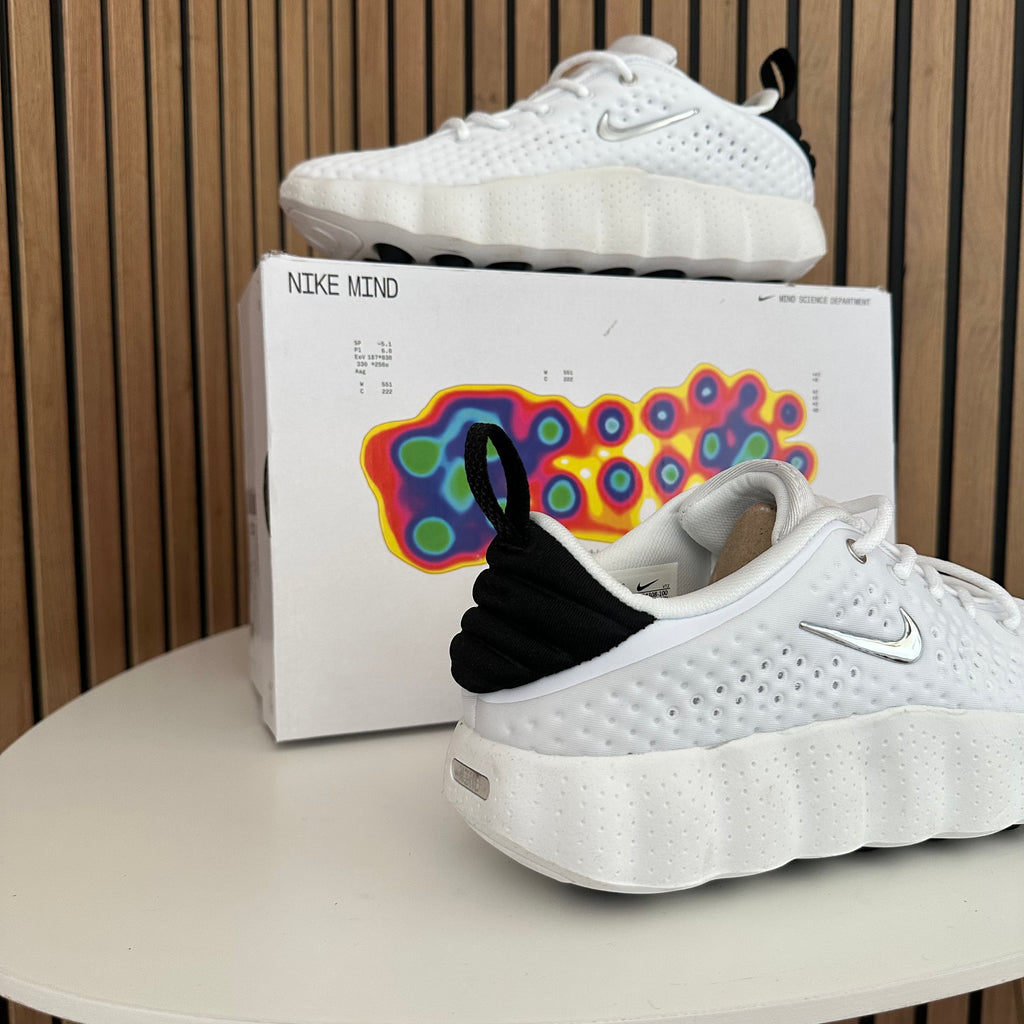 NIKE MIND 002