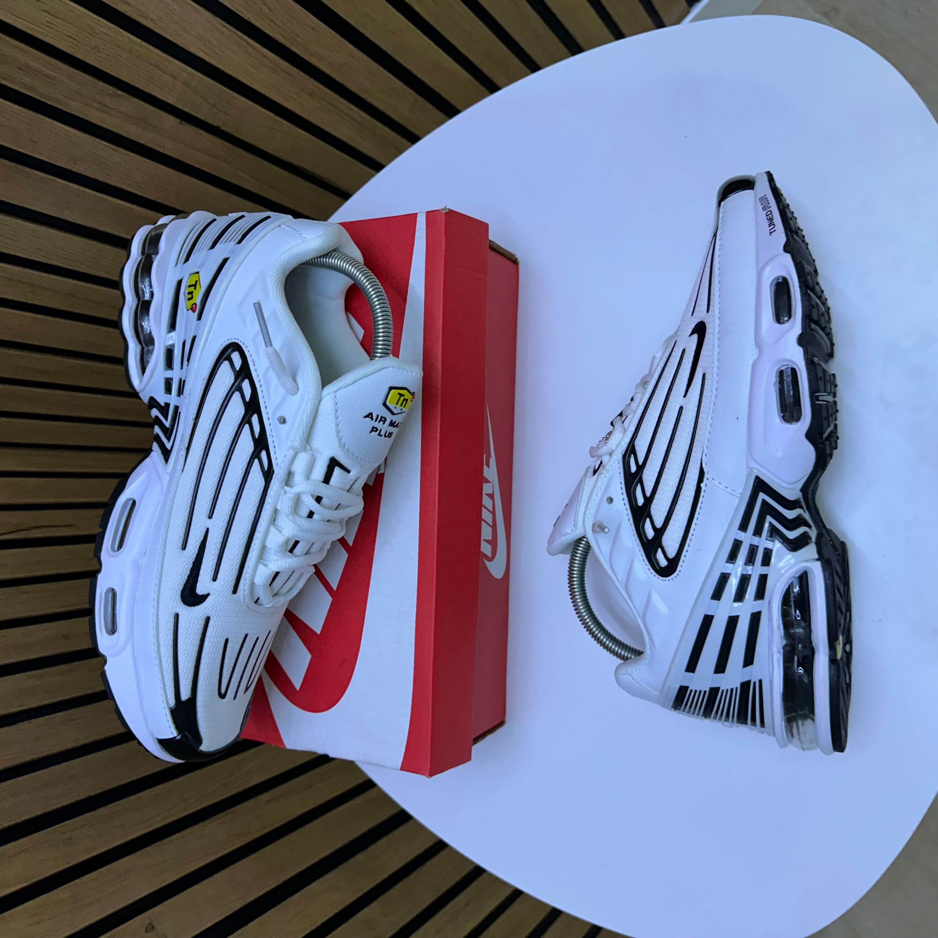 NIKE TUNED WHITE