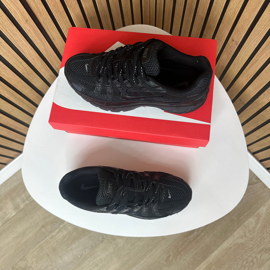 NIKE P6000