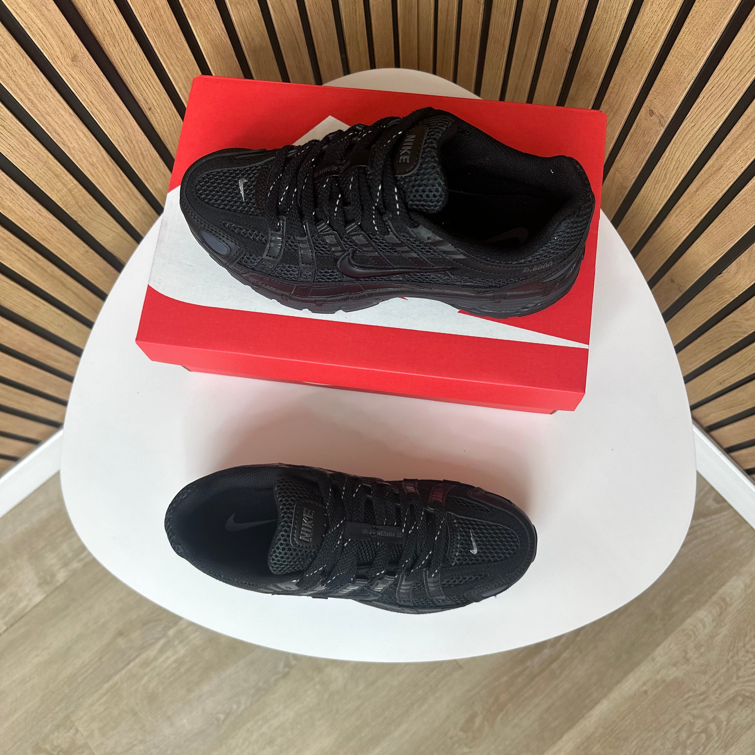 NIKE P6000