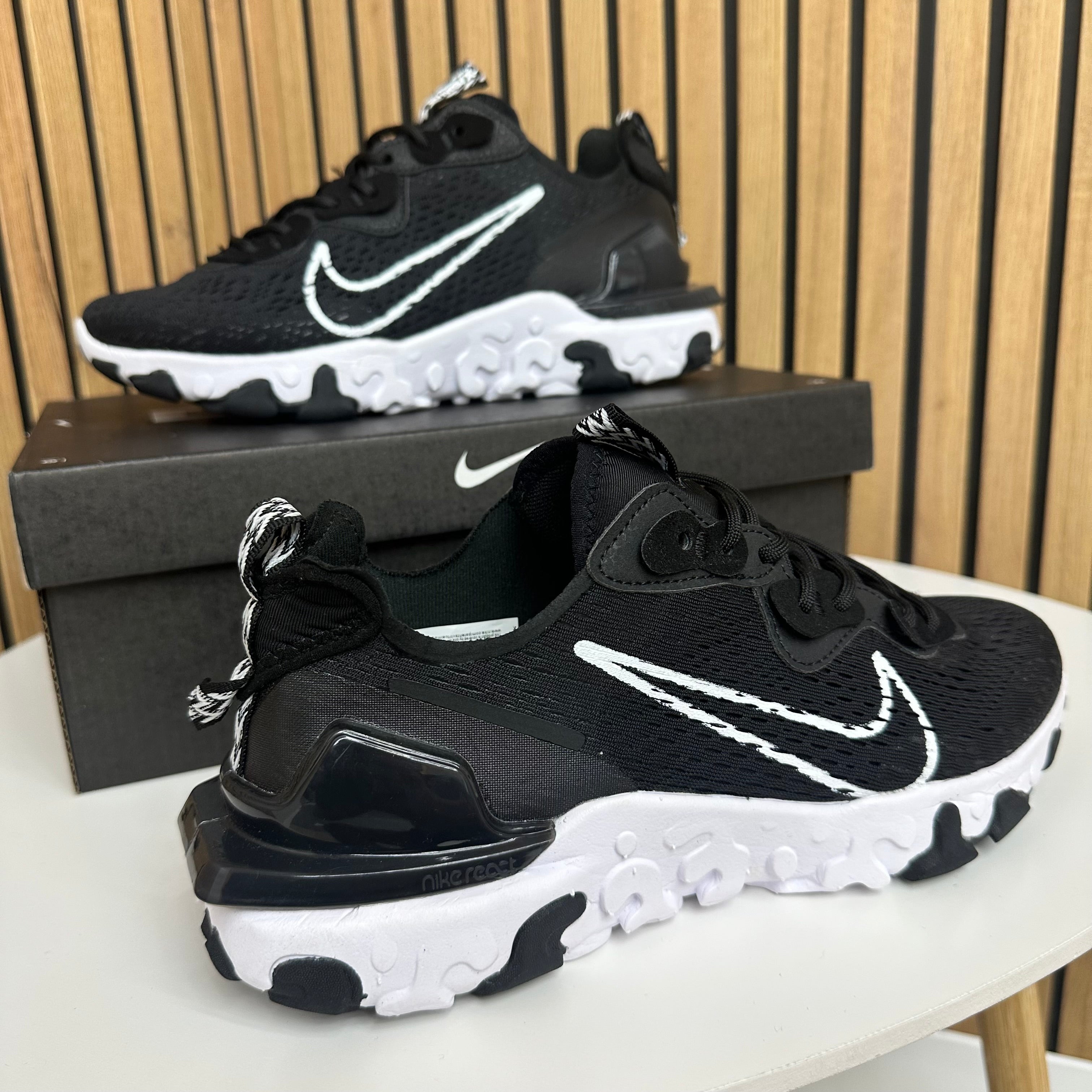 NIKE REACT VISION
