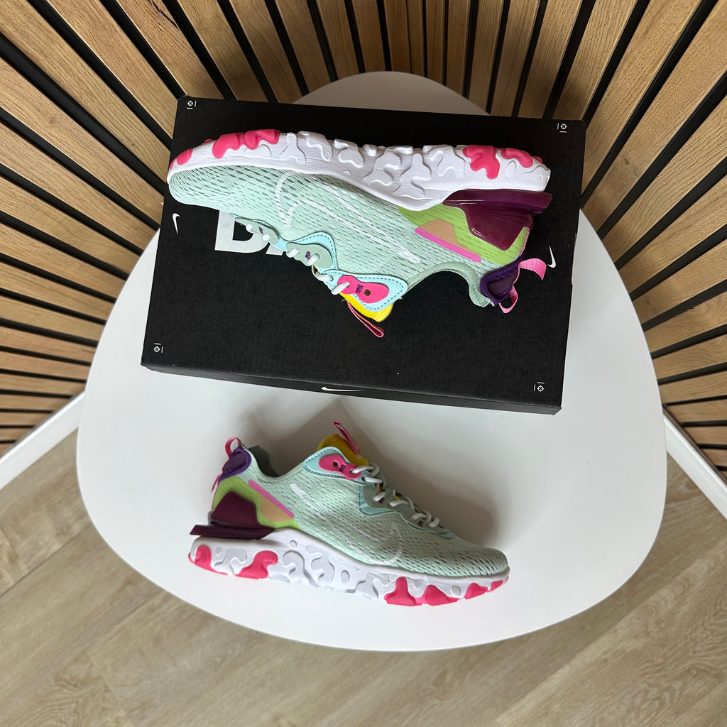 NIKE REACT VISION