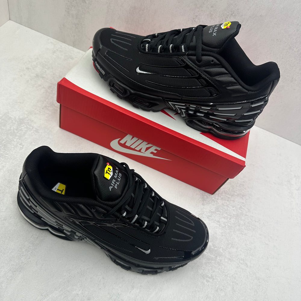 NIKE TUNED BLACK