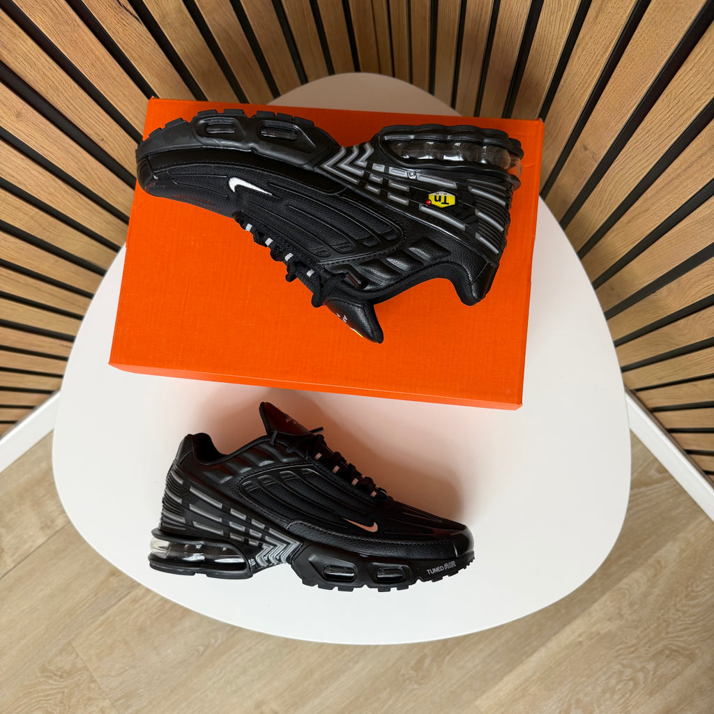 NIKE TUNED BLACK