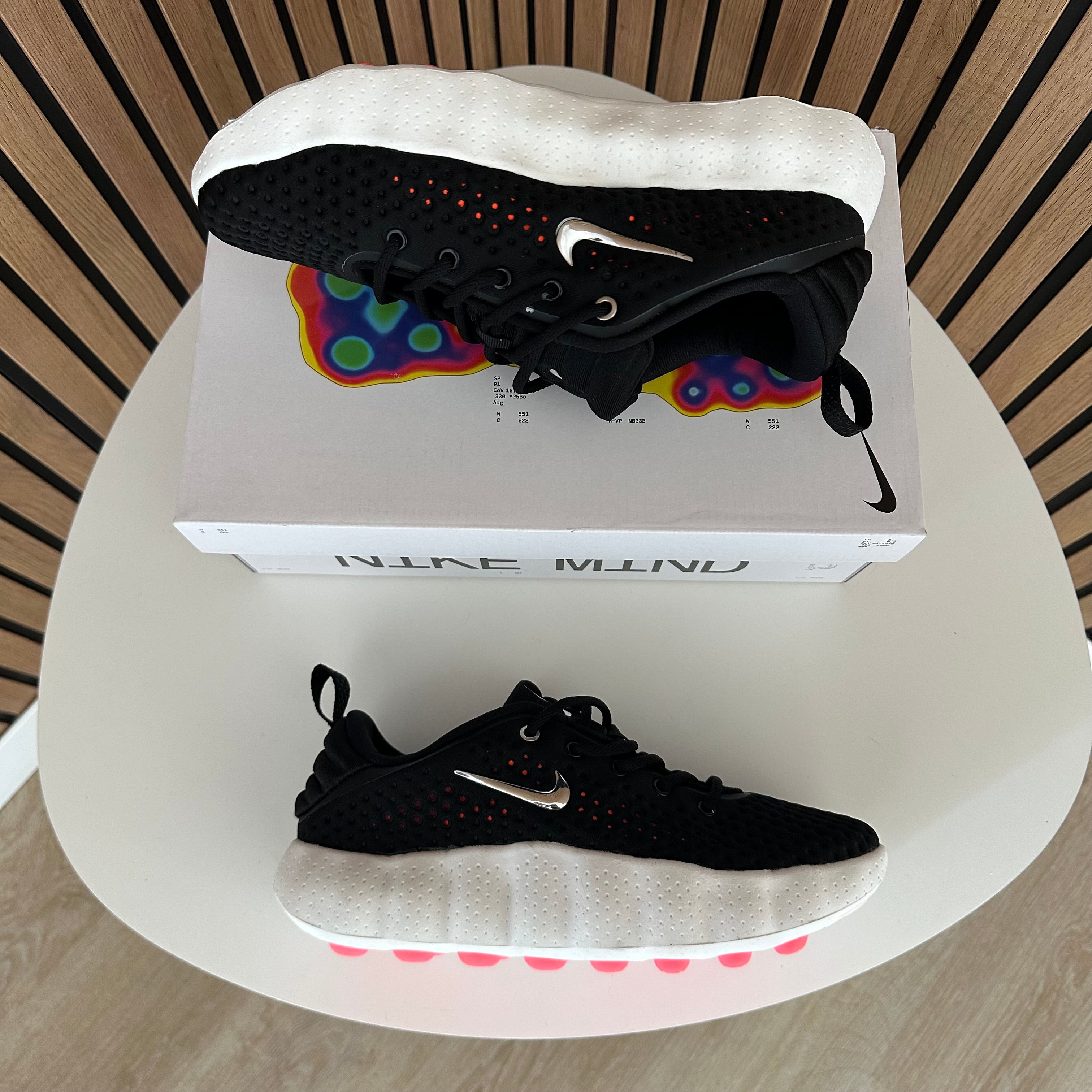 NIKE MIND 002