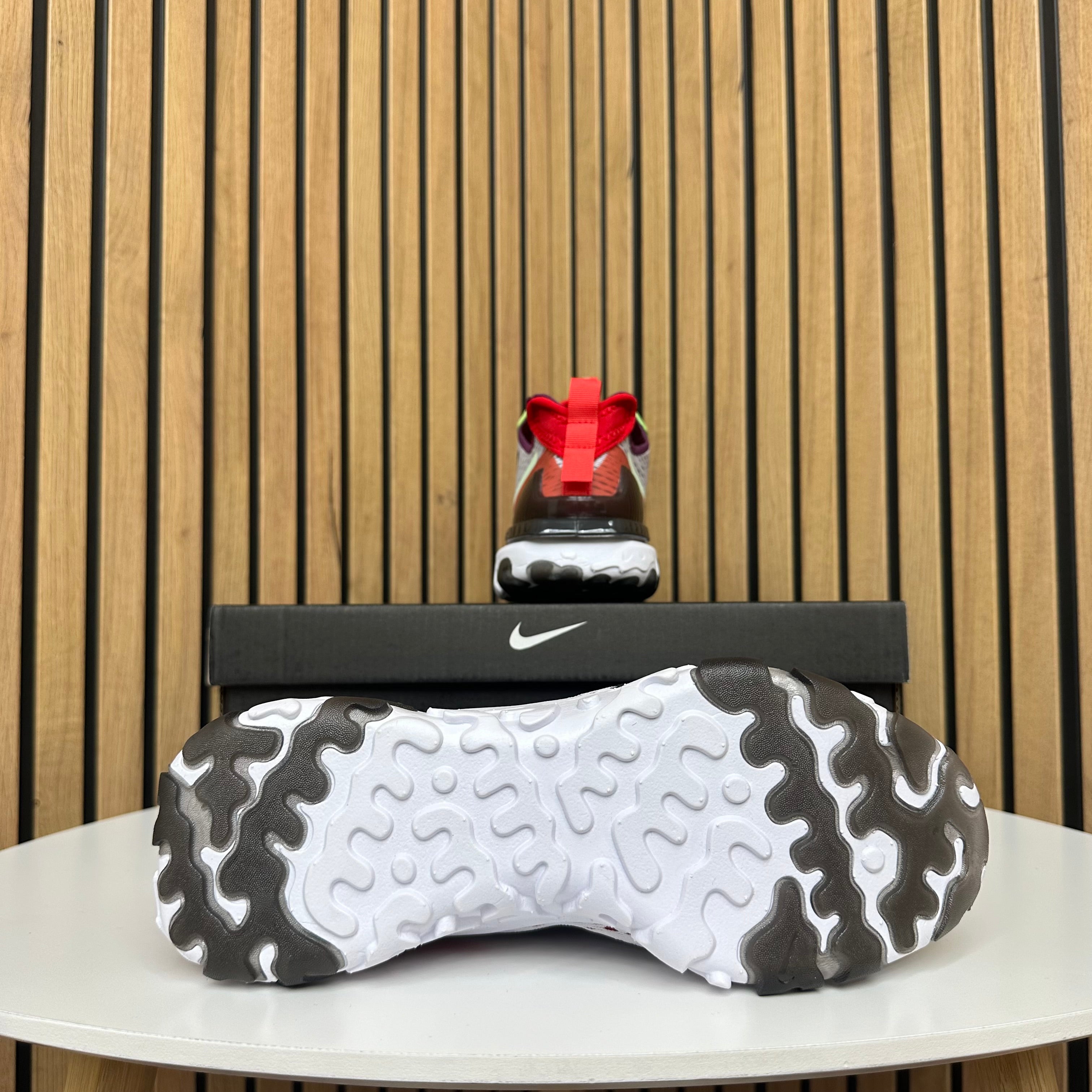 NIKE REACT VISION