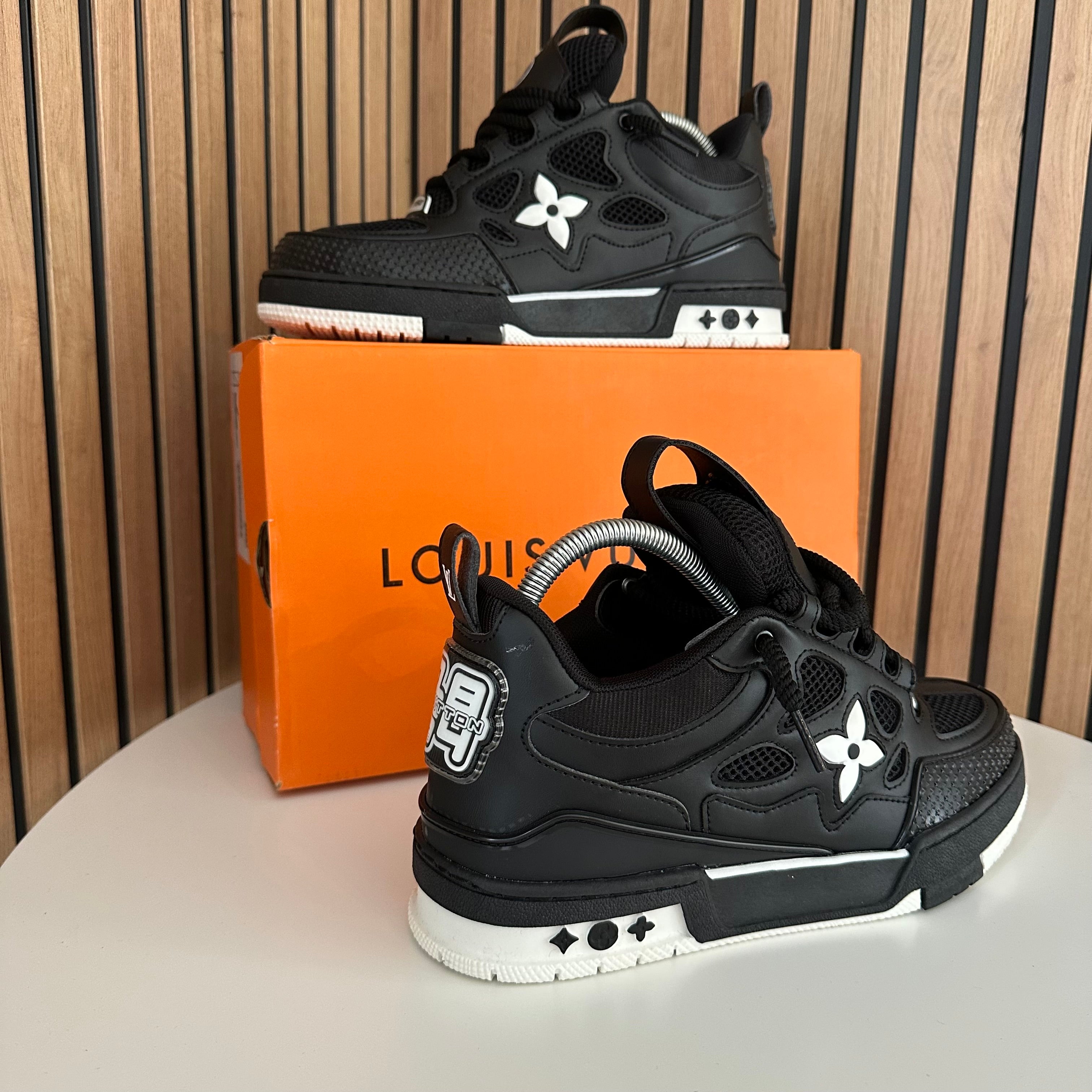 LV SKATE BLACK