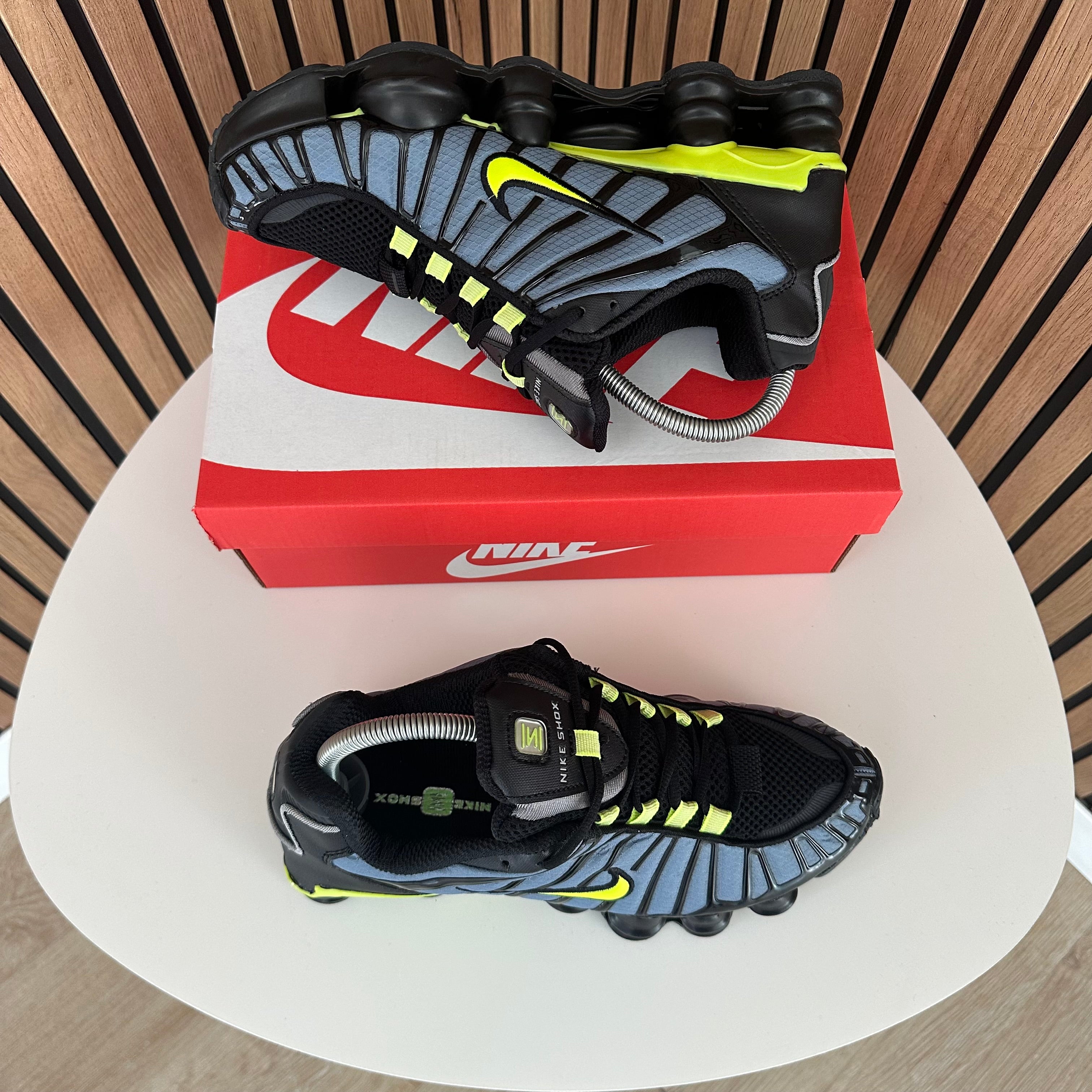 NIKE SHOX TL