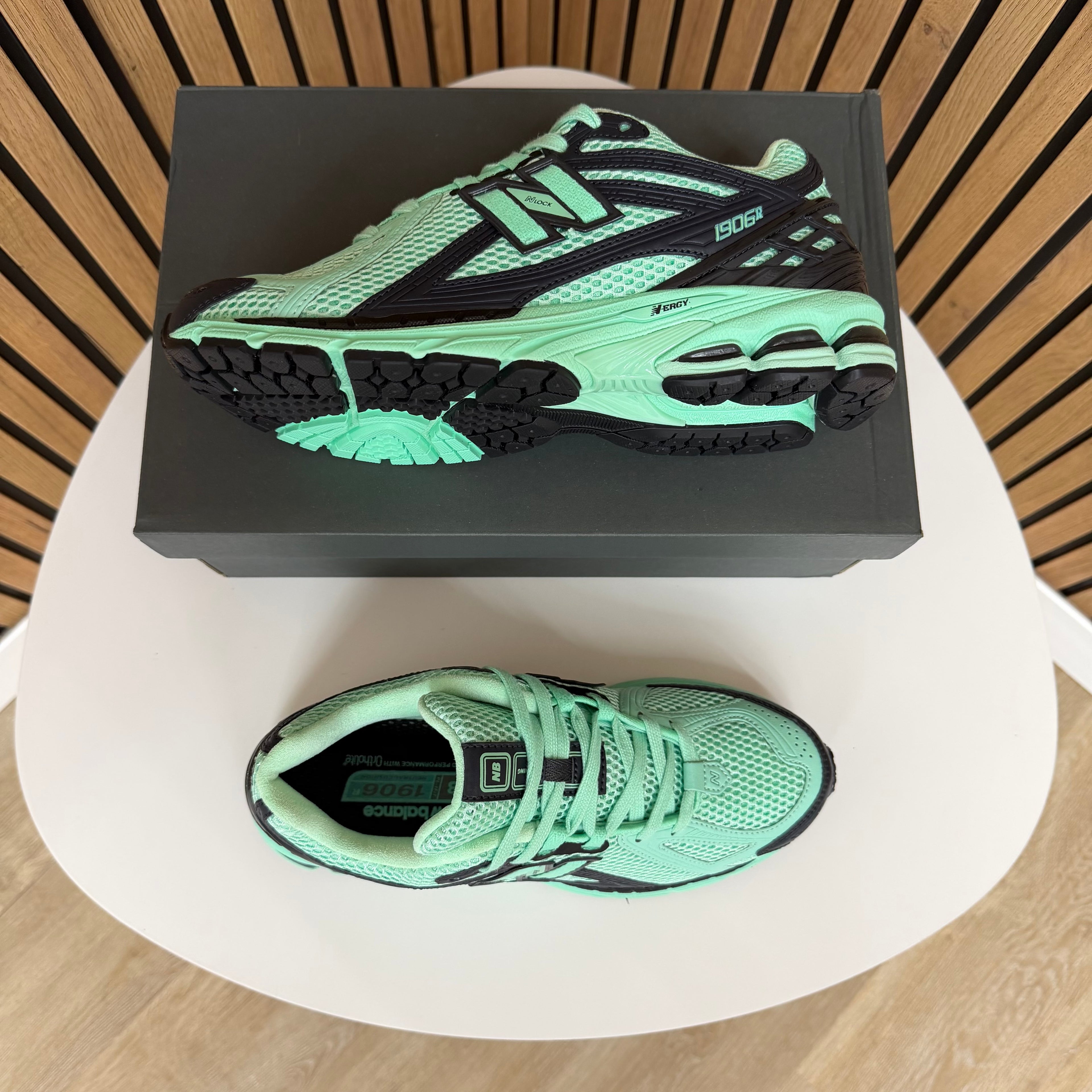 NEW BALANCE