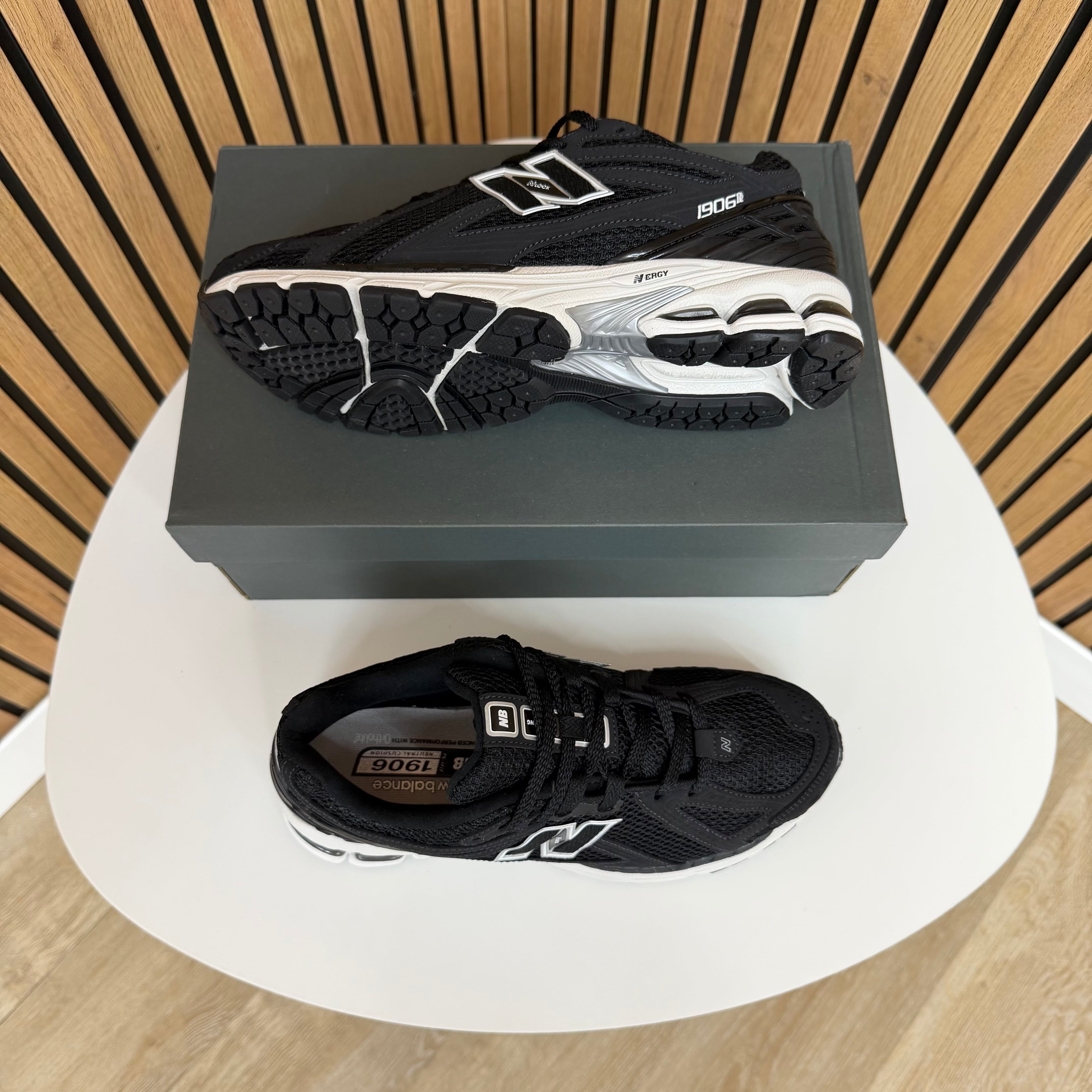 NEW BALANCE