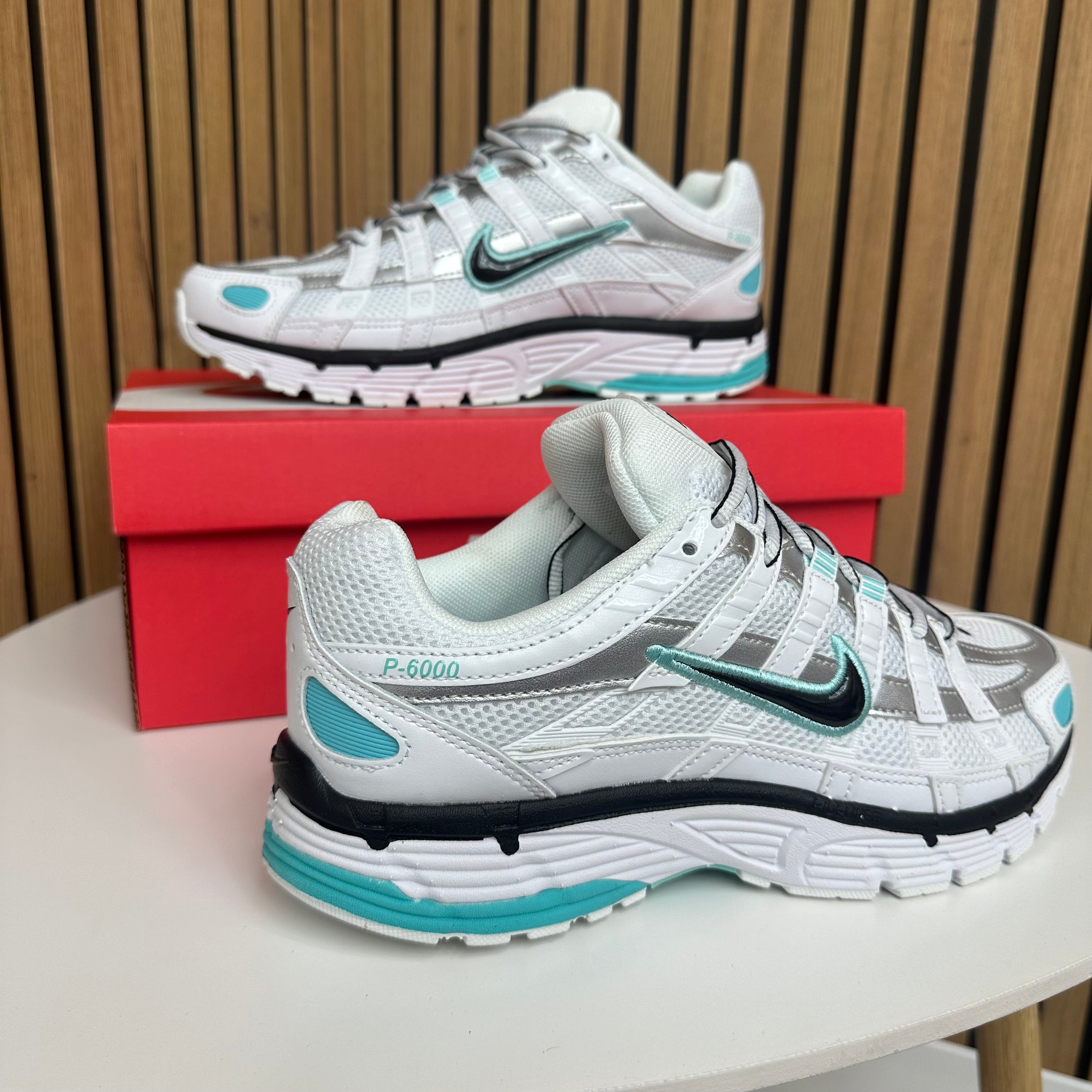 NIKE P6000