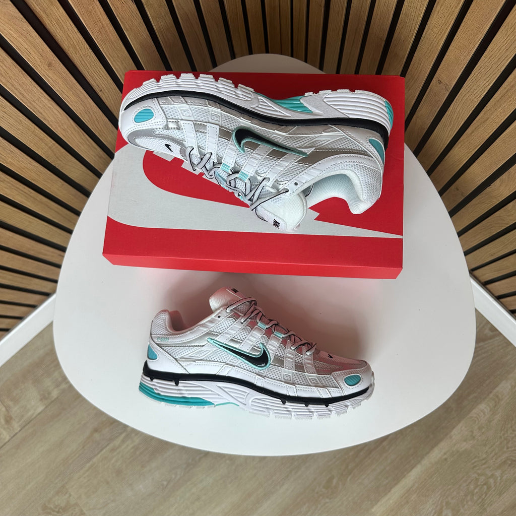 NIKE P6000