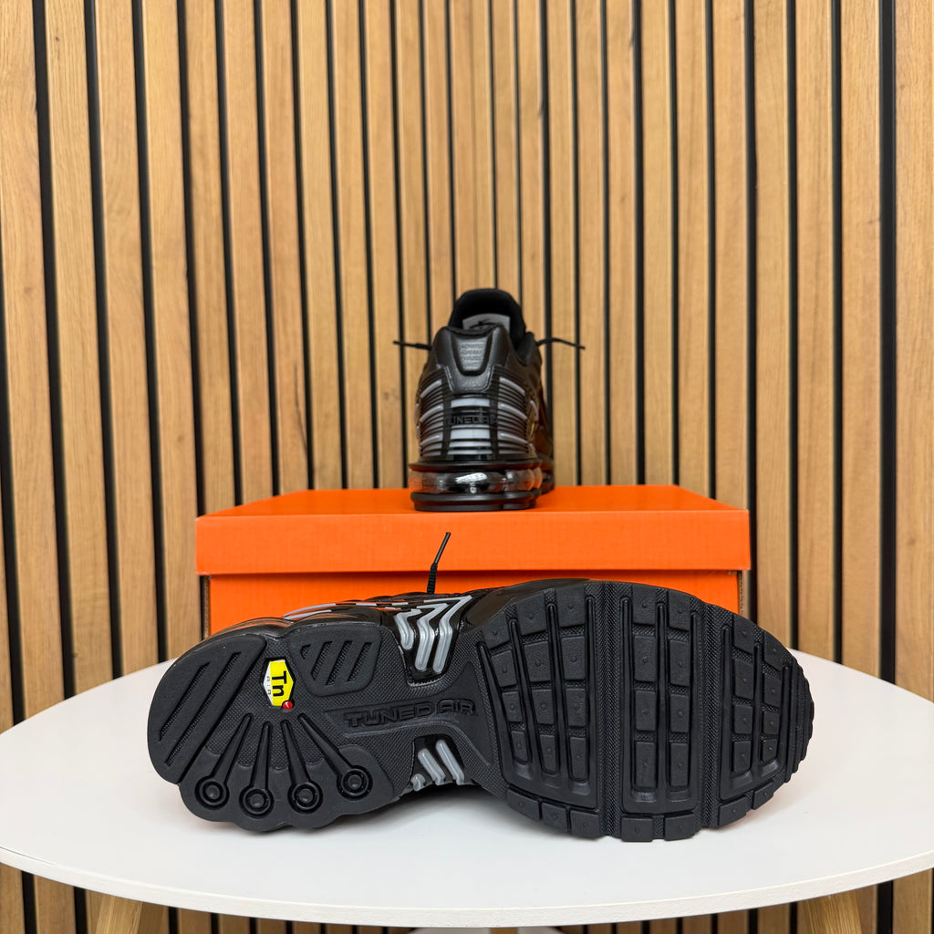 NIKE TUNED BLACK