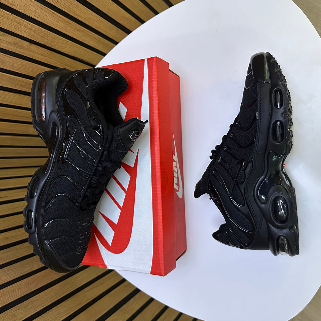 NIKE TN BLACK