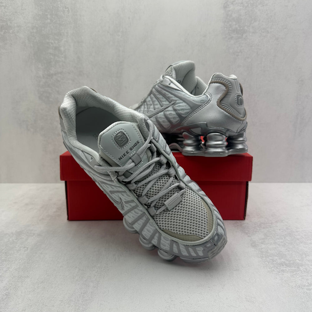 NIKE SHOX PLATA