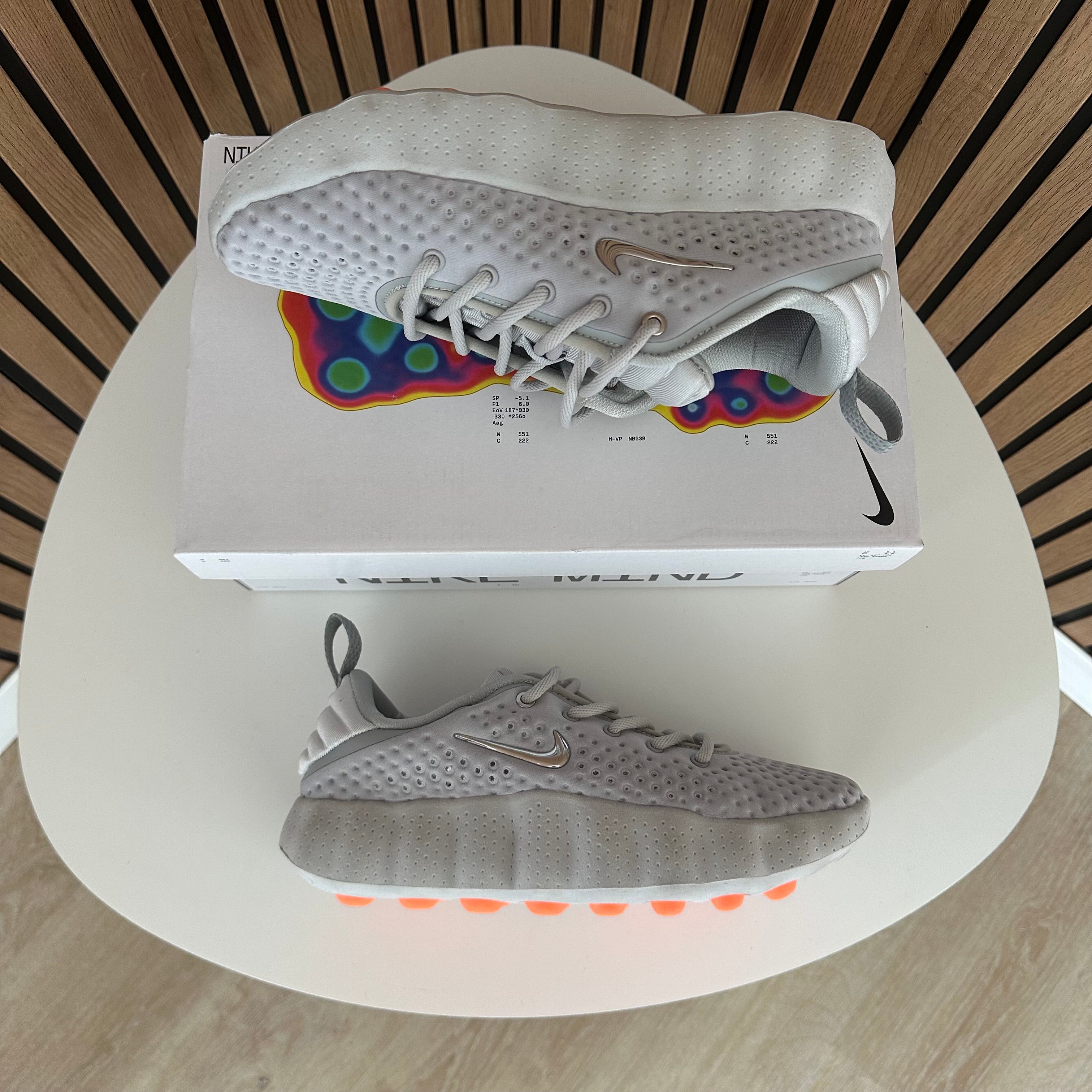 NIKE MIND 002