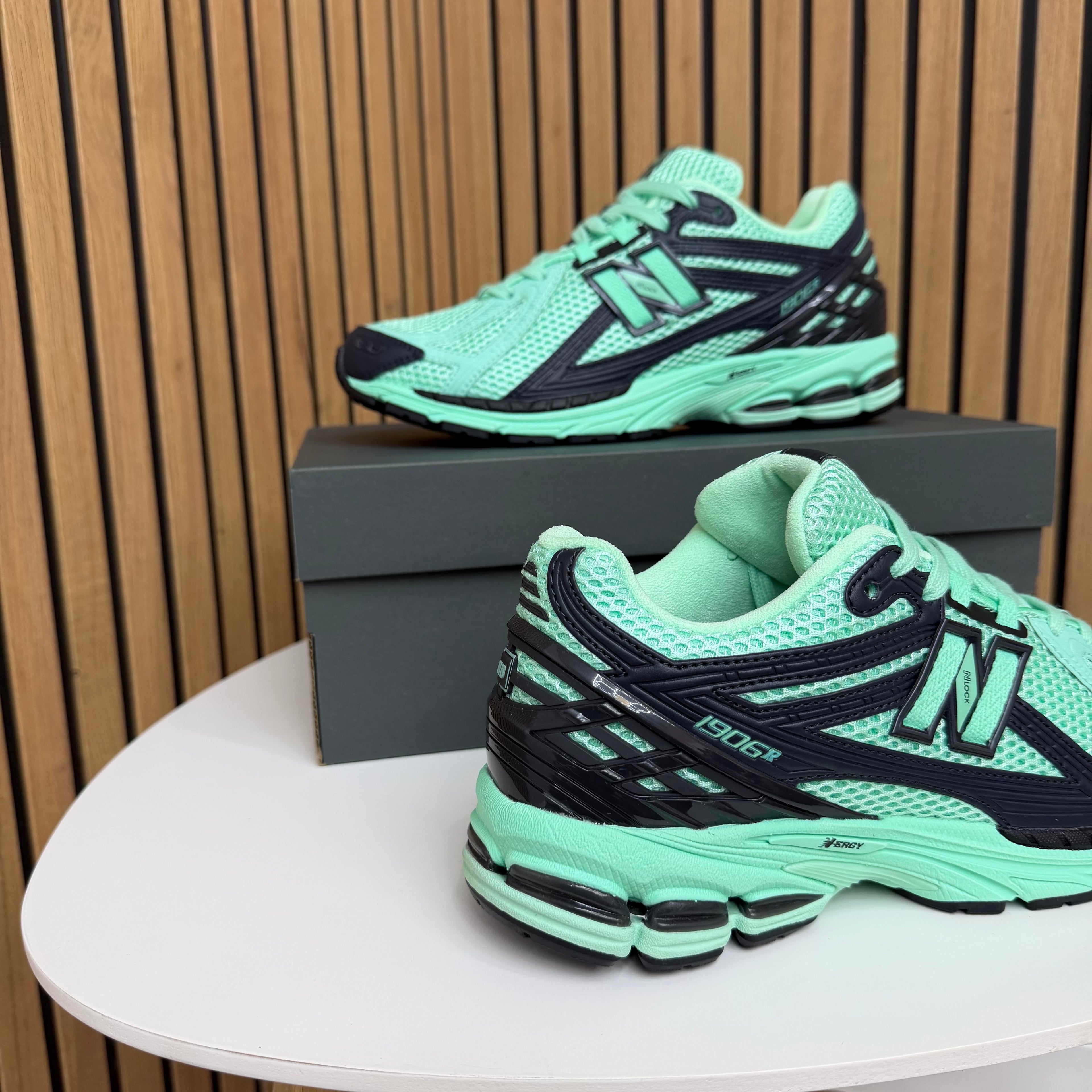 NEW BALANCE