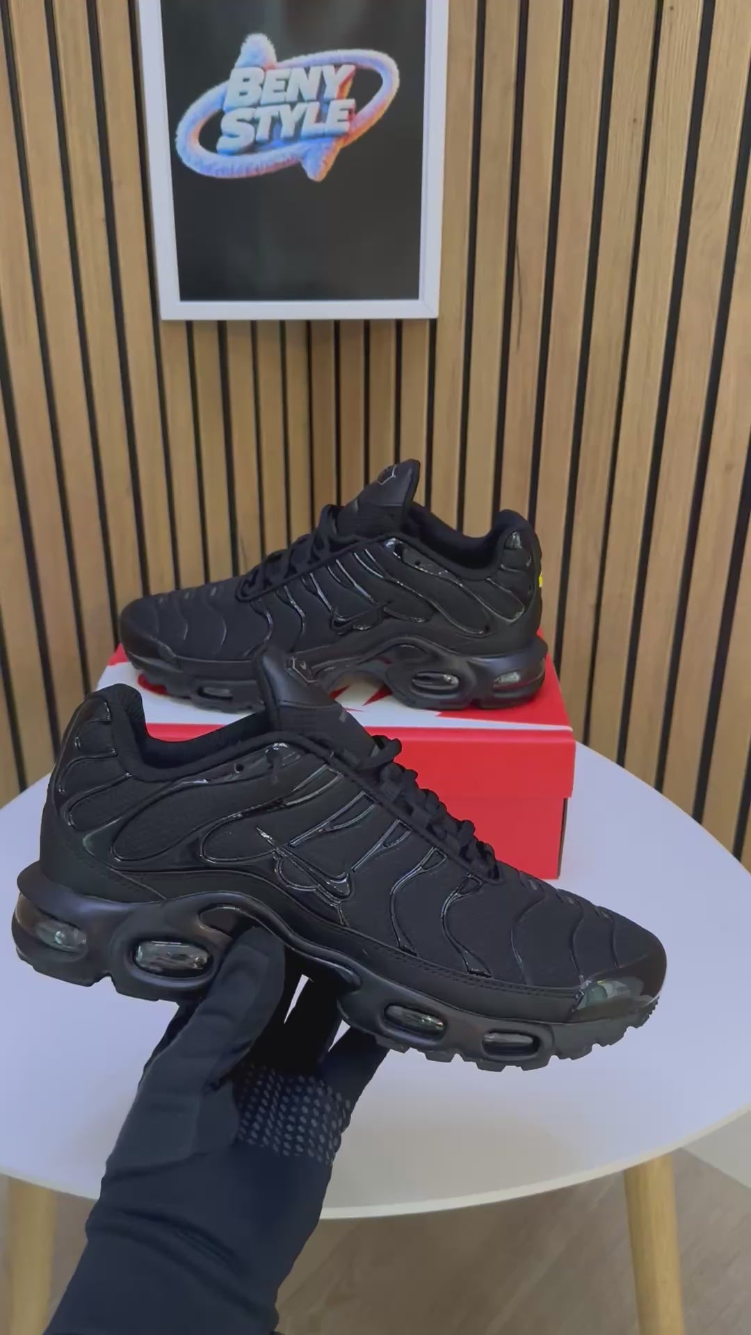 NIKE TN BLACK