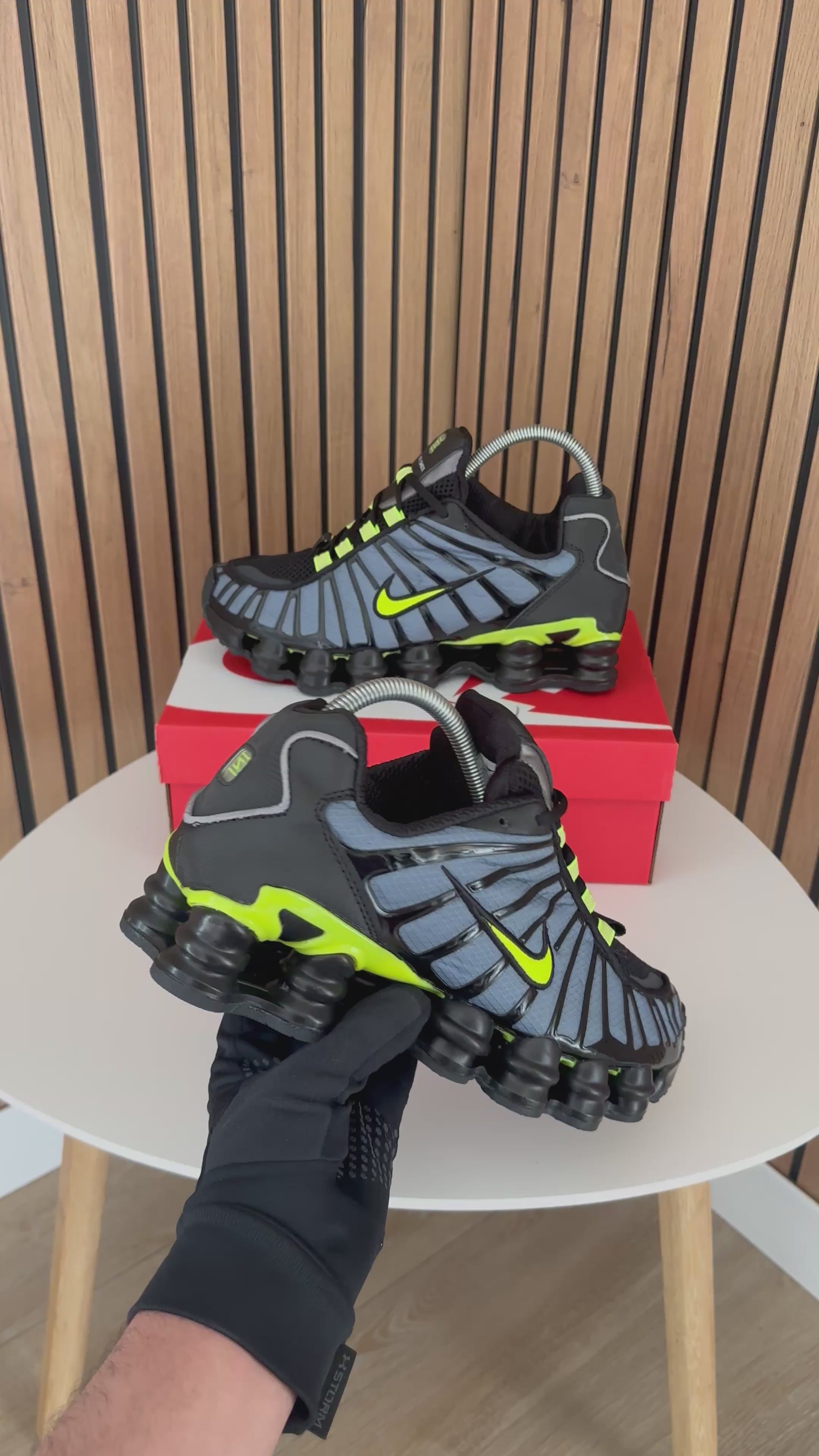 NIKE SHOX TL