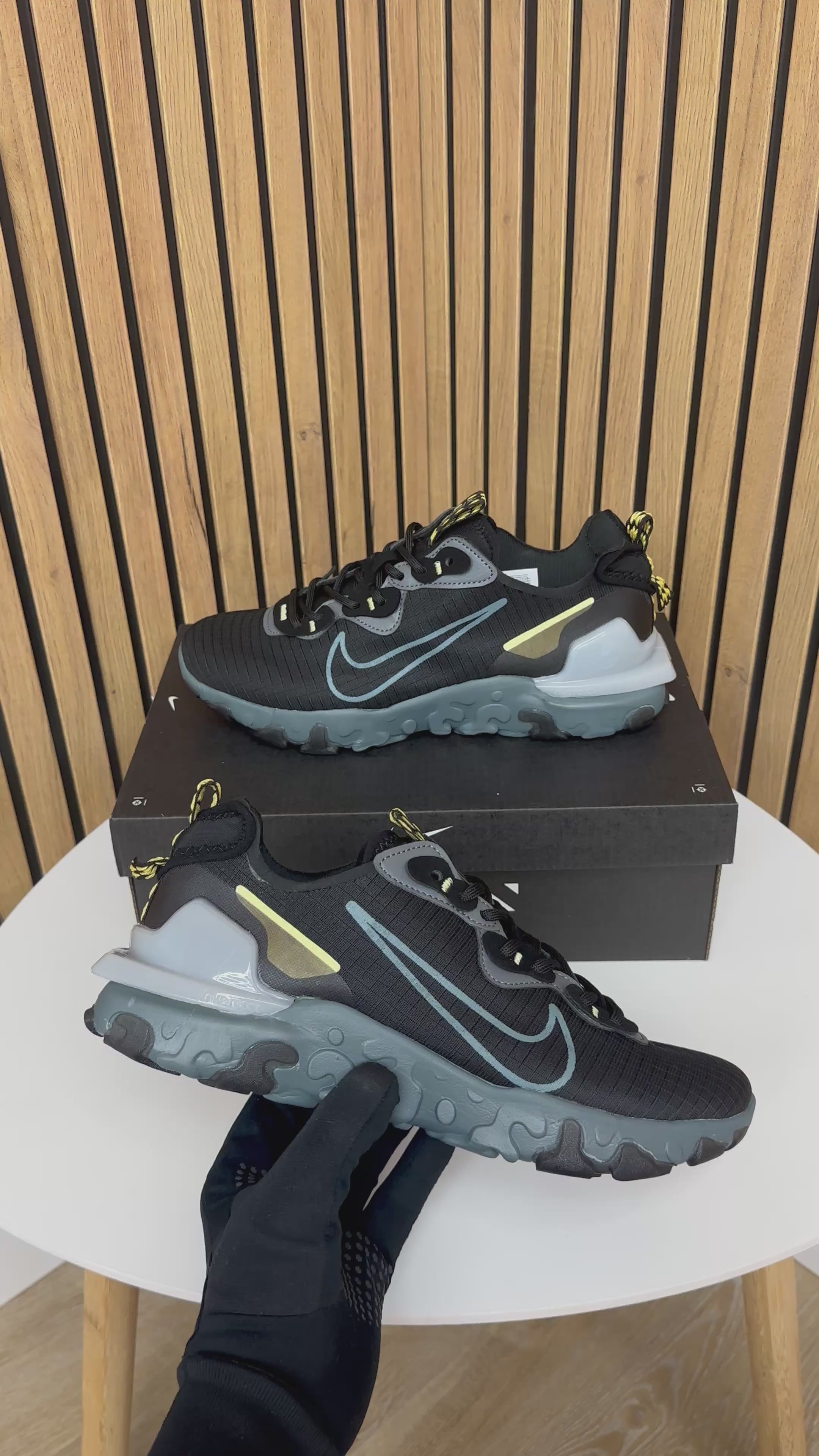 NIKE REACT VISION