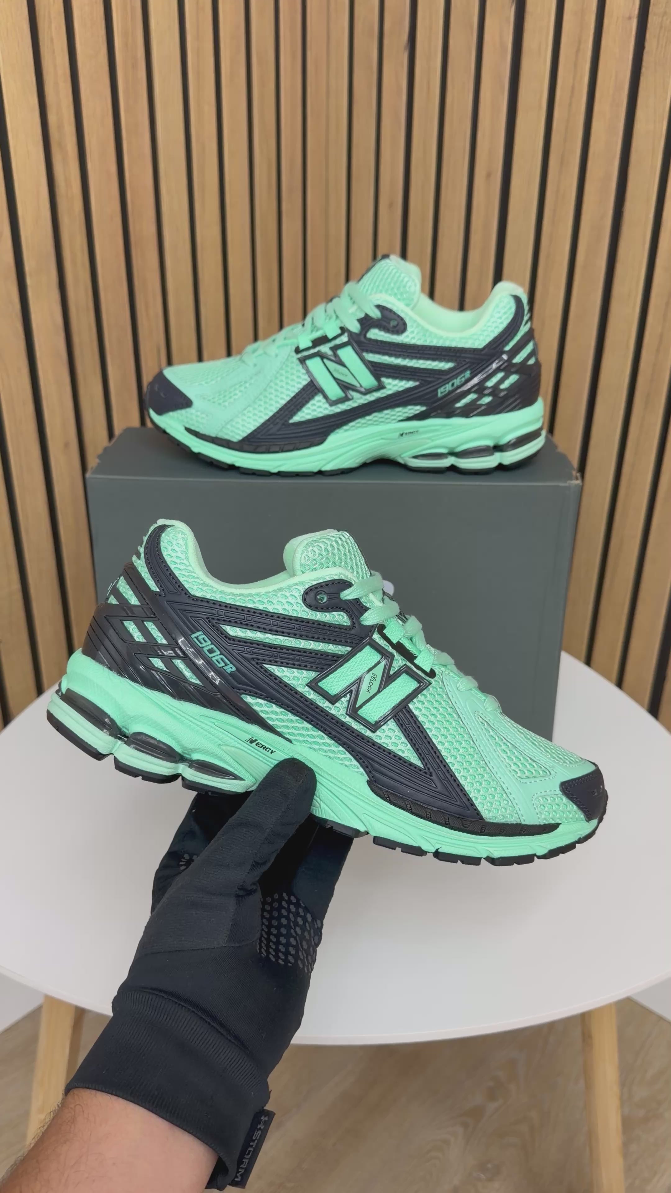 NEW BALANCE