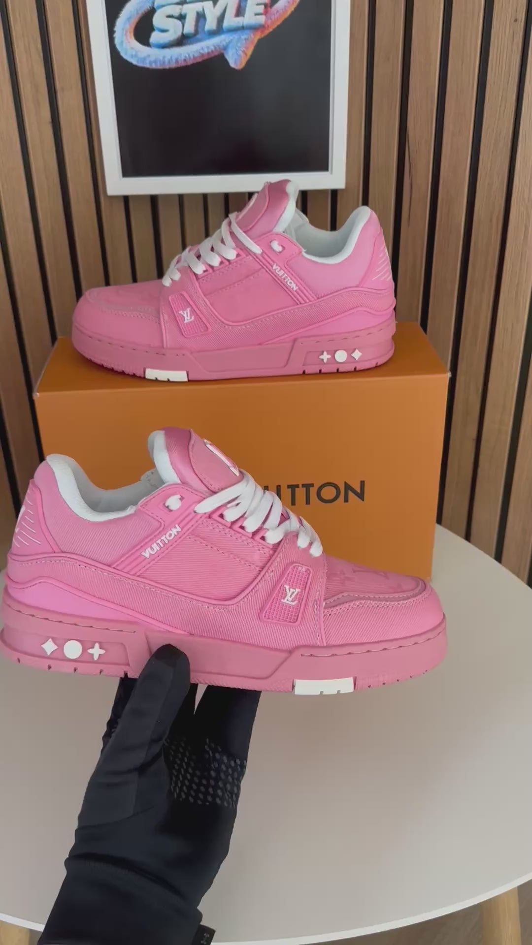LV TRAINER PINK