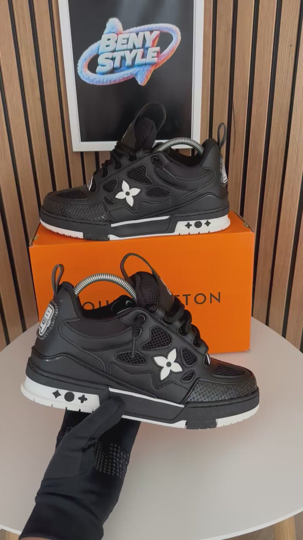 LV SKATE BLACK